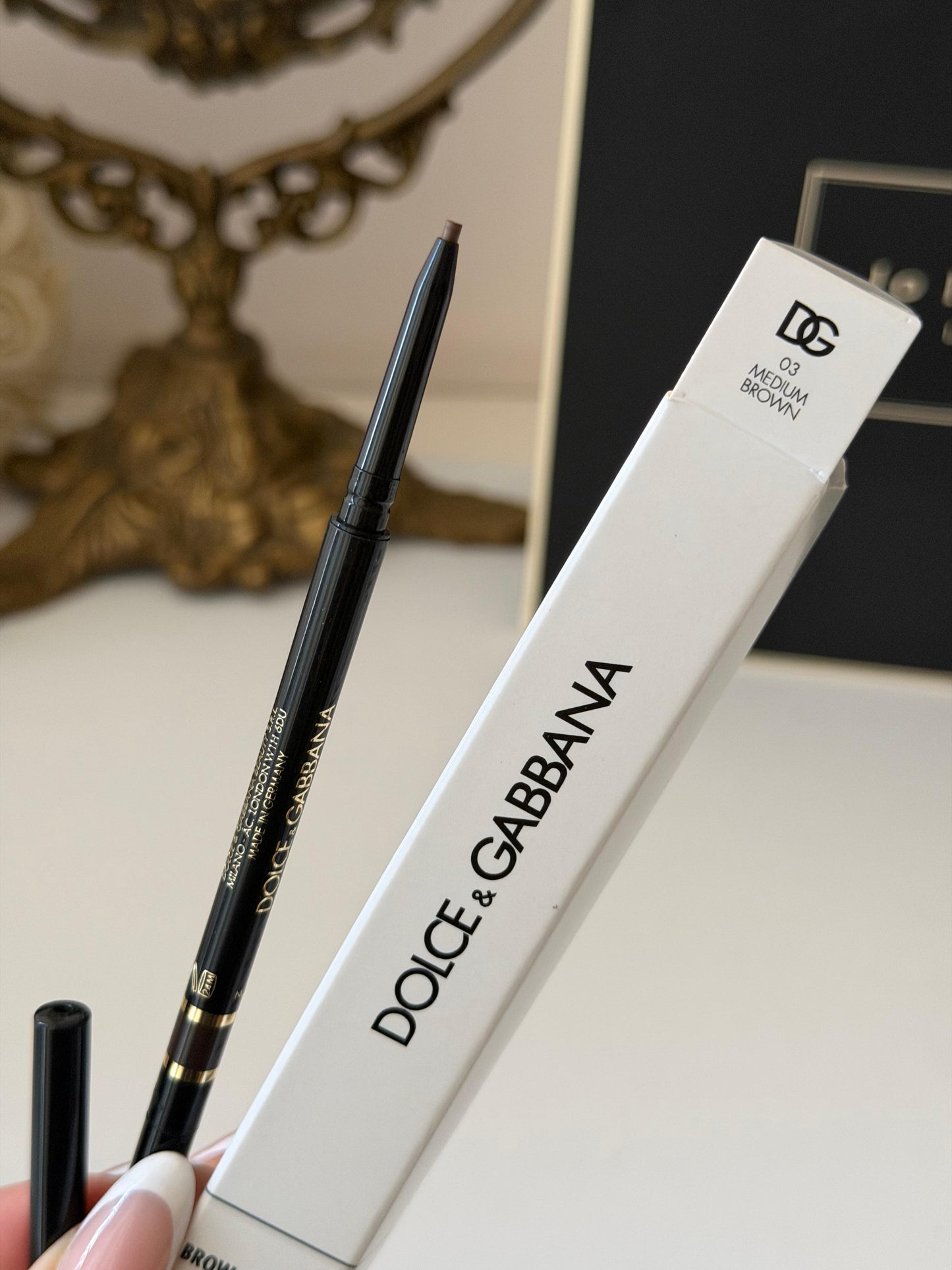 DOLCE&GABBANA Brow Restyler Pencil (03)
16H Lasting Fill & Shape Micro Brow Pencil
