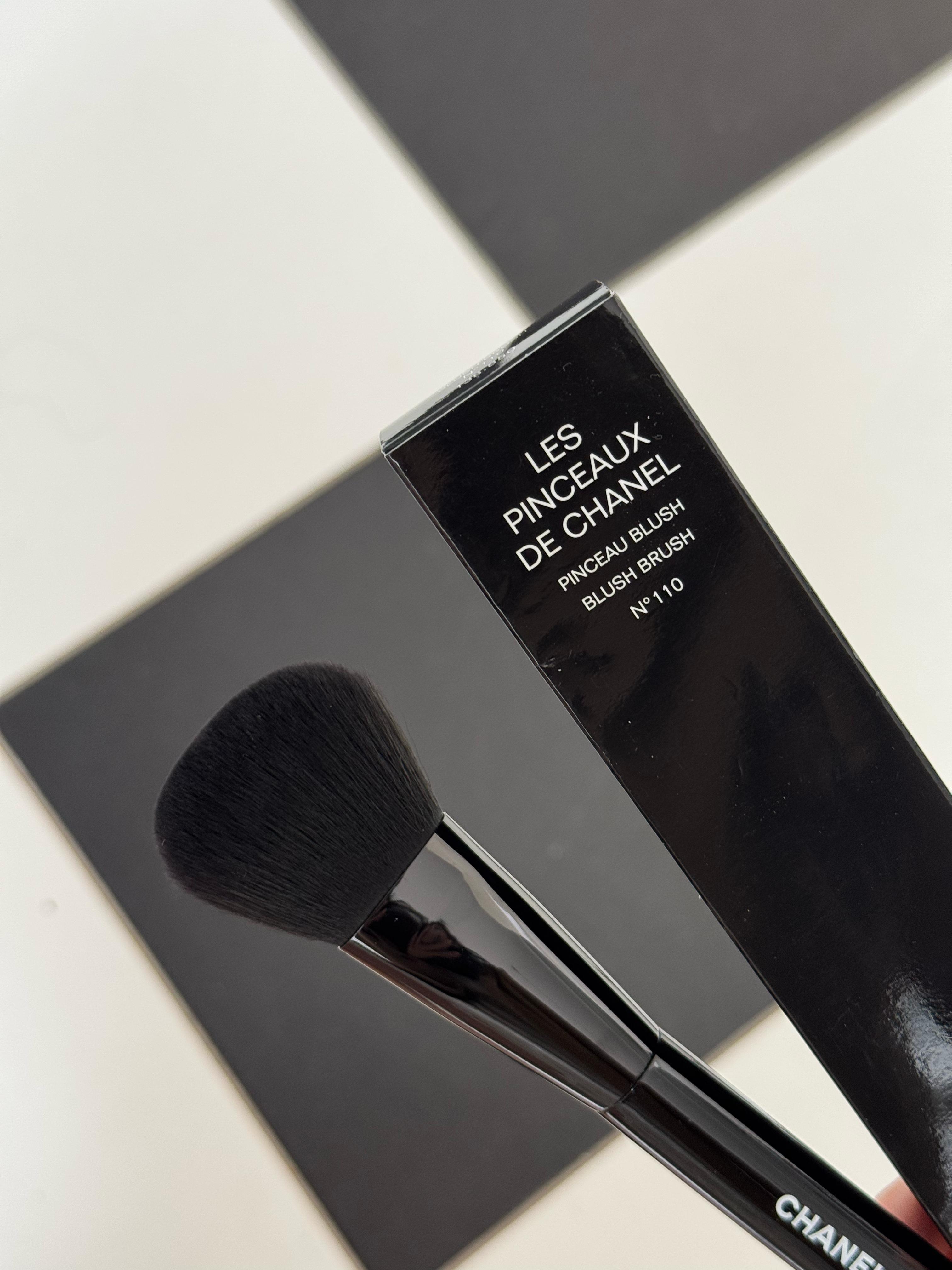 CHANEL Les Pinceaux De Chanel Blush Brush N°110 – Paris Parfumerie