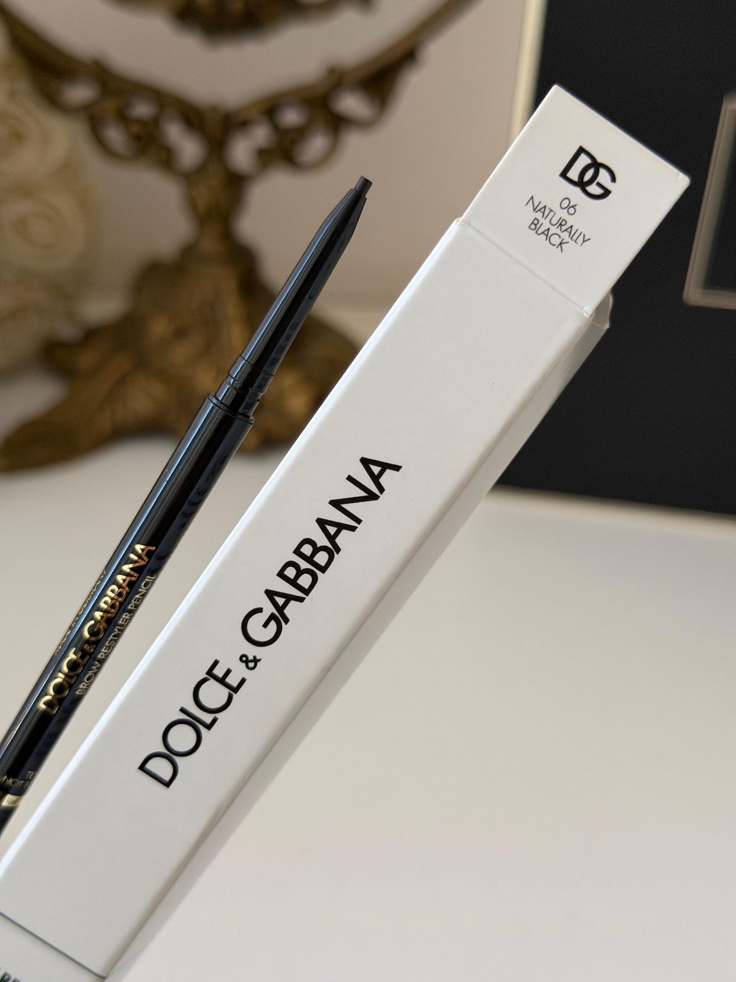 DOLCE&GABBANA Brow Restyler Pencil (06)
16H Lasting Fill & Shape Micro Brow Pencil