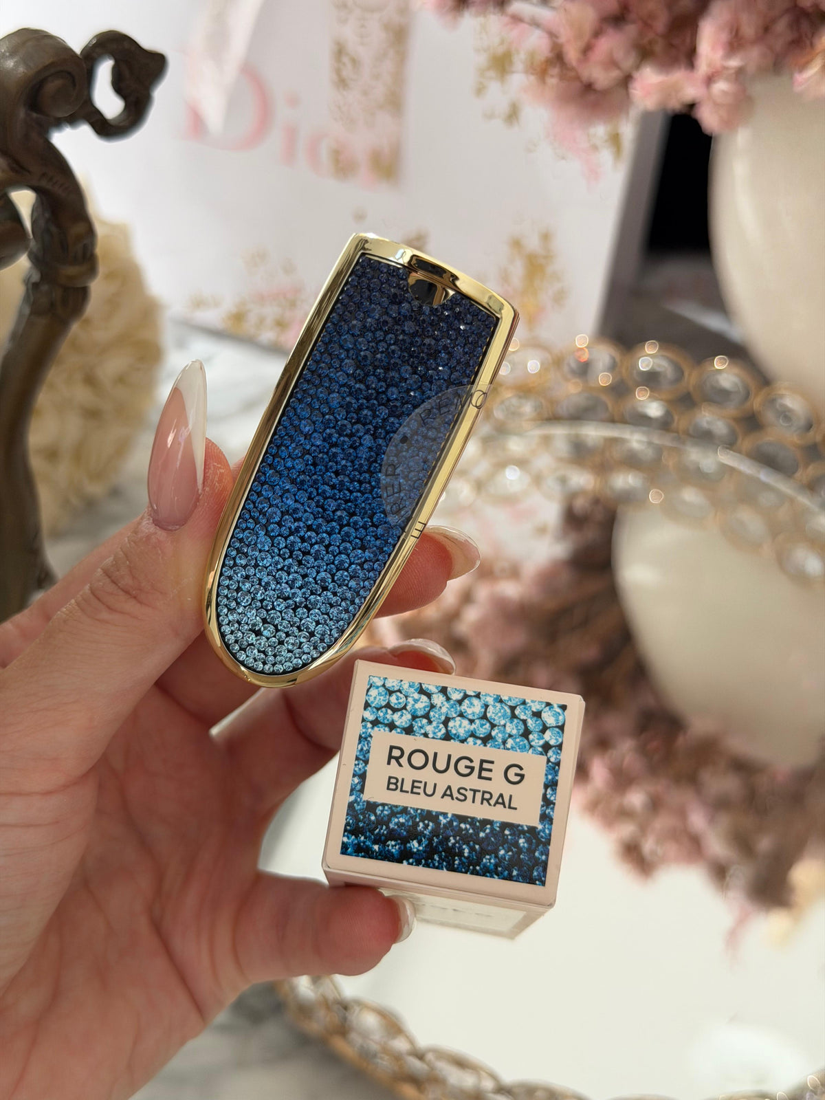 GUERLAIN Rouge G - Bleu Astral
The Double Mirror Jewel Case