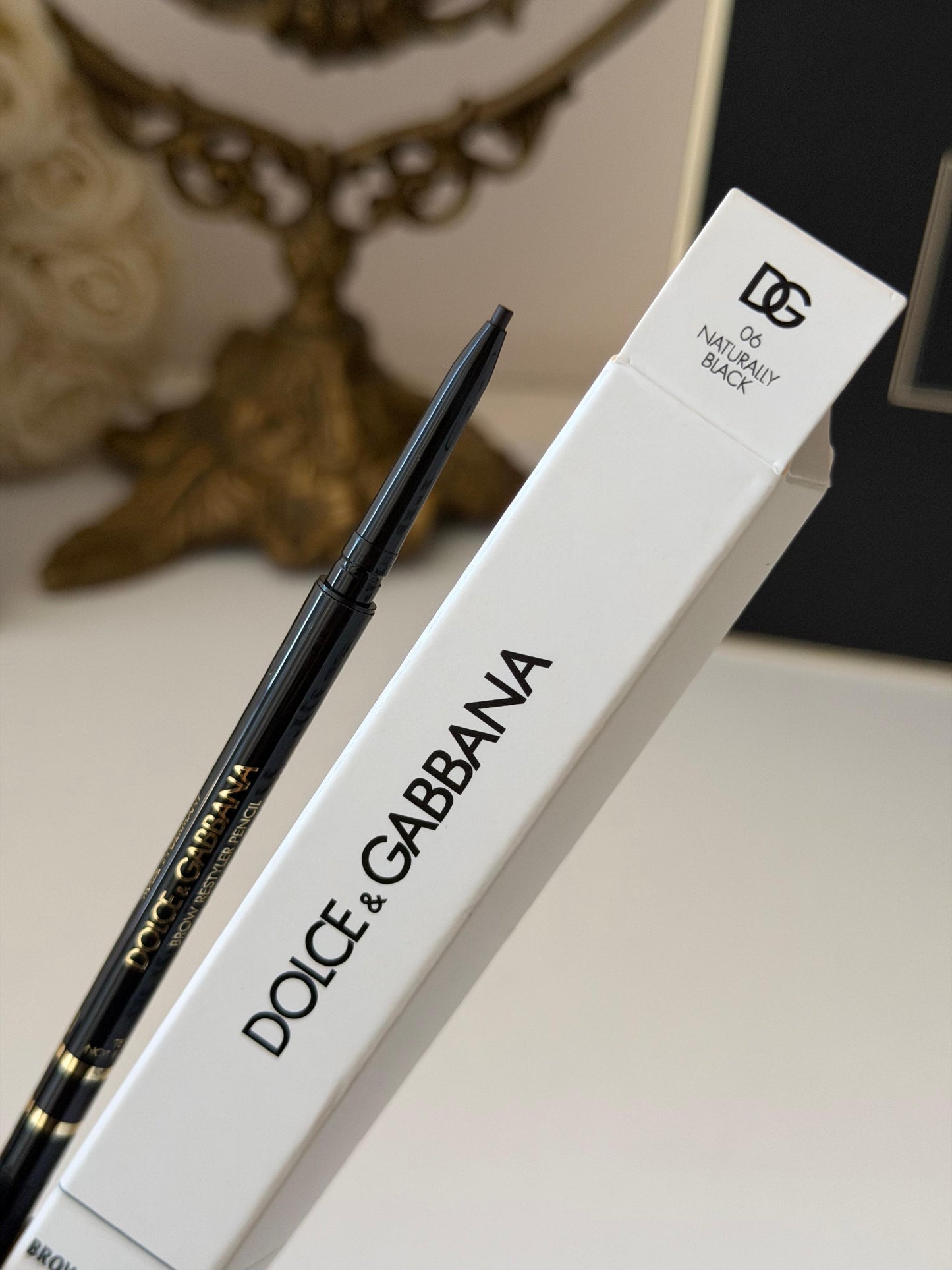 DOLCE&GABBANA Brow Restyler Pencil (06)
16H Lasting Fill & Shape Micro Brow Pencil