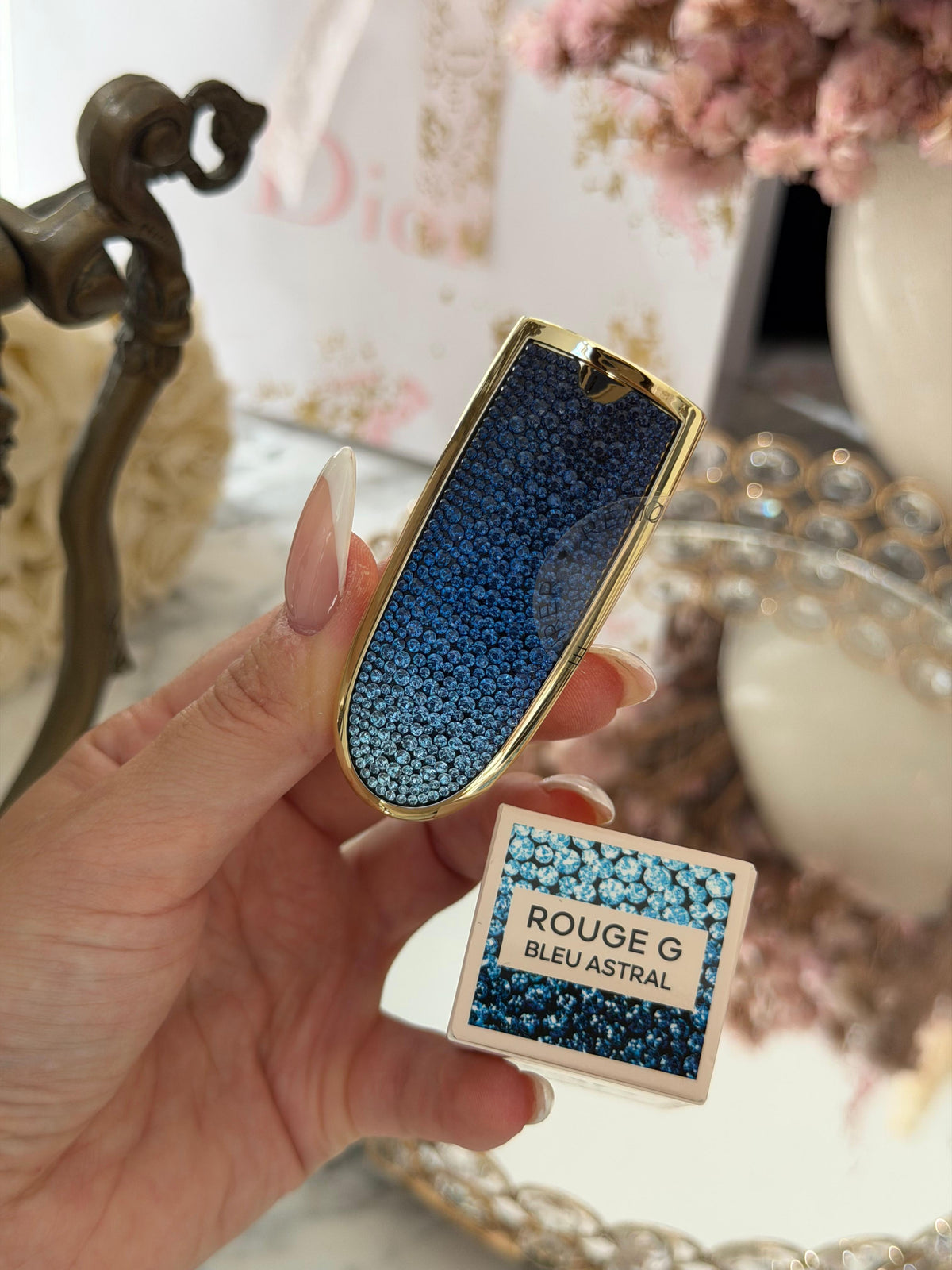 GUERLAIN Rouge G - Bleu Astral
The Double Mirror Jewel Case
