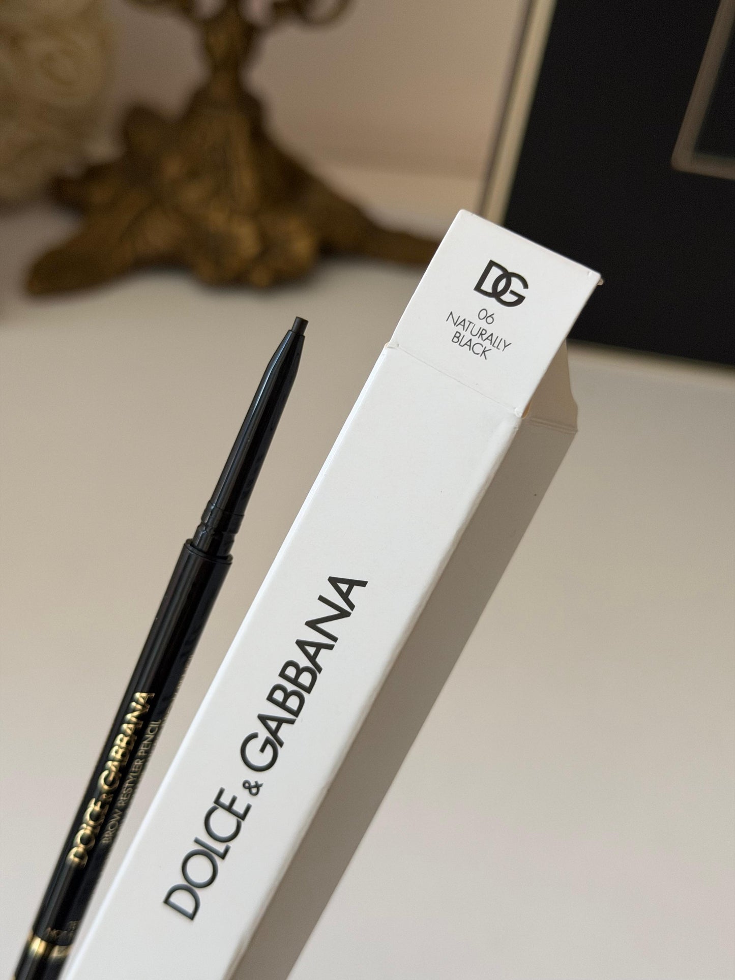 DOLCE&GABBANA Brow Restyler Pencil (06)
16H Lasting Fill & Shape Micro Brow Pencil