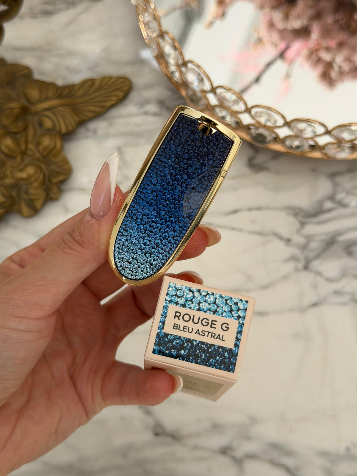 GUERLAIN Rouge G - Bleu Astral
The Double Mirror Jewel Case