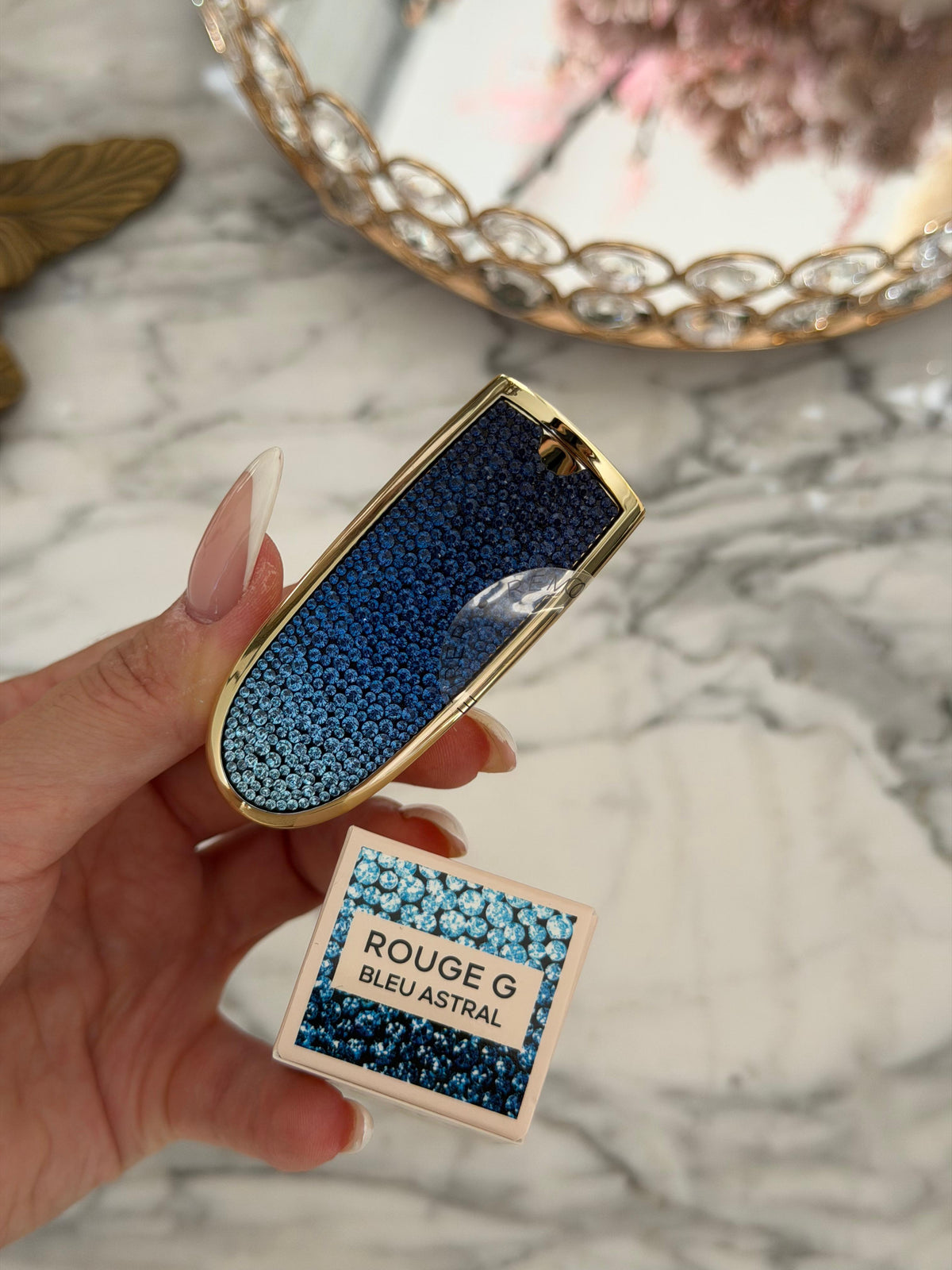 GUERLAIN Rouge G - Bleu Astral
The Double Mirror Jewel Case