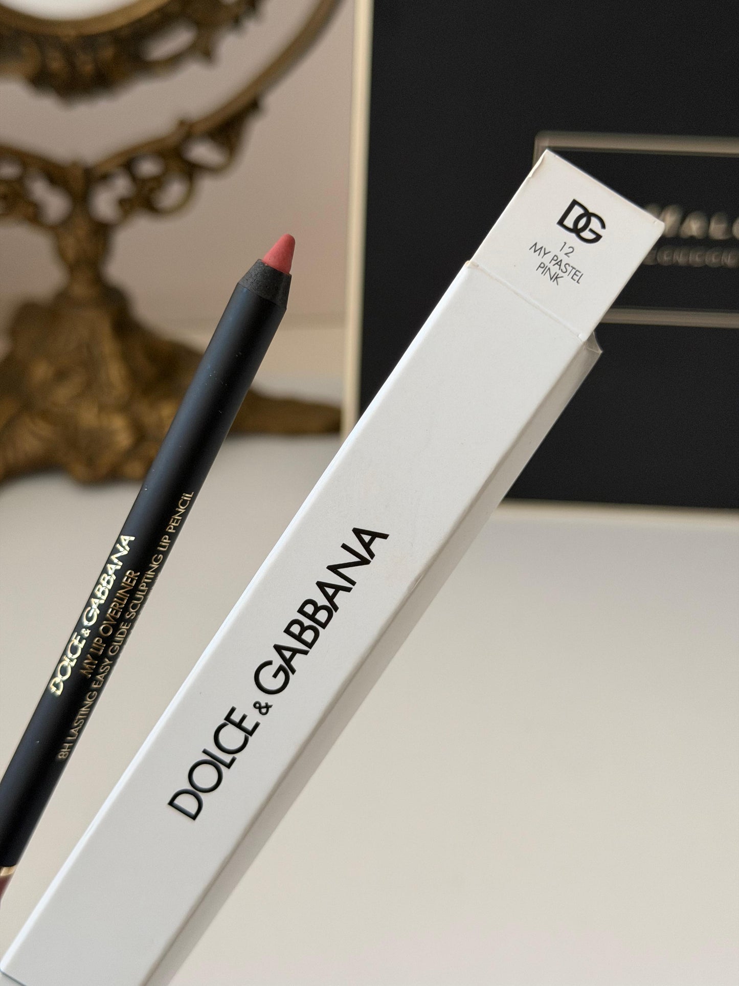 DOLCE&GABBANA My Lip Overliner
8H Lasting Easy Glide Sculpting Lip Pencil (12)
