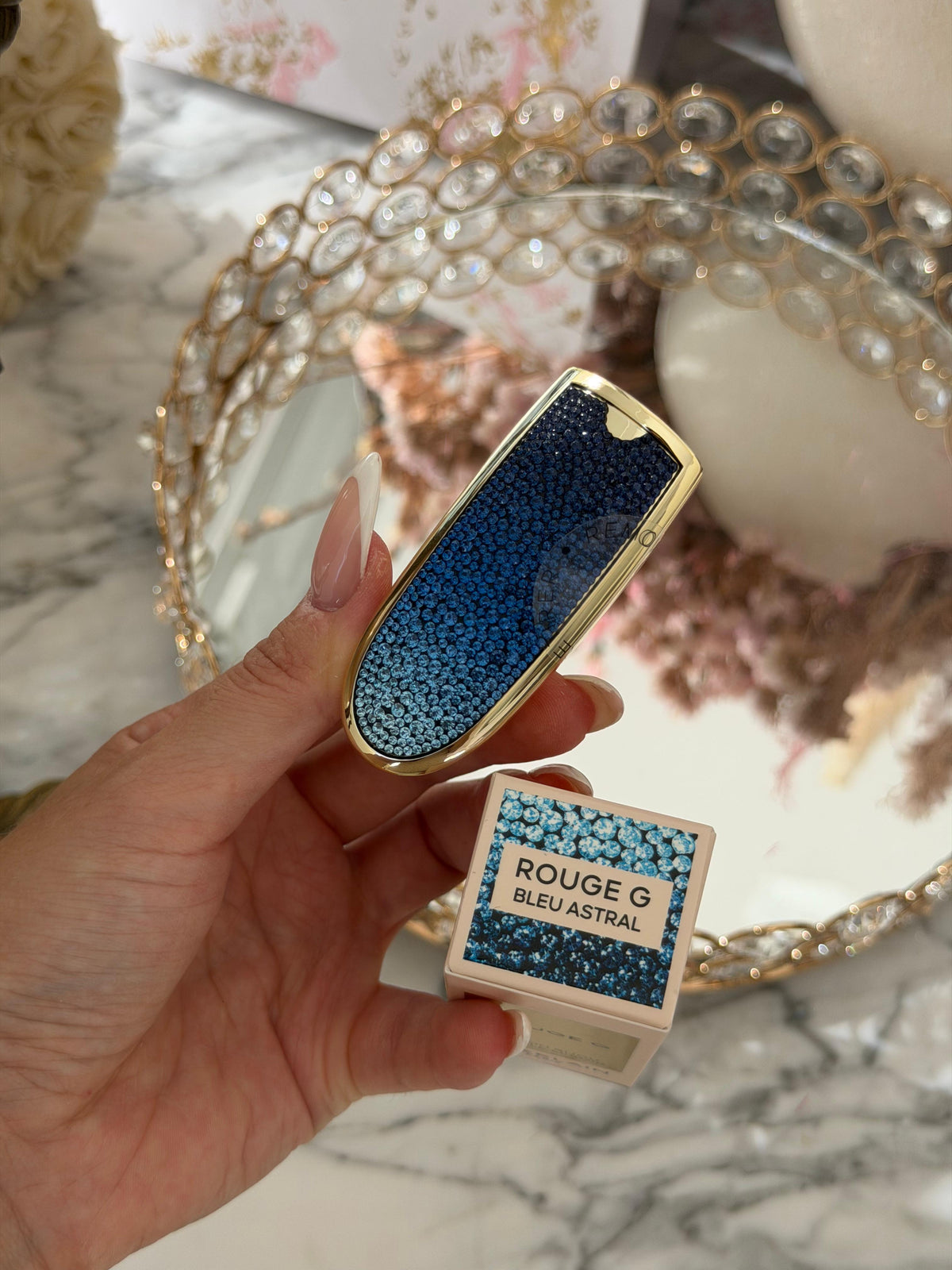 GUERLAIN Rouge G - Bleu Astral
The Double Mirror Jewel Case