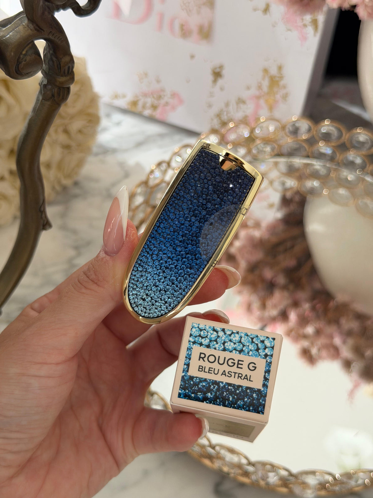 GUERLAIN Rouge G - Bleu Astral
The Double Mirror Jewel Case