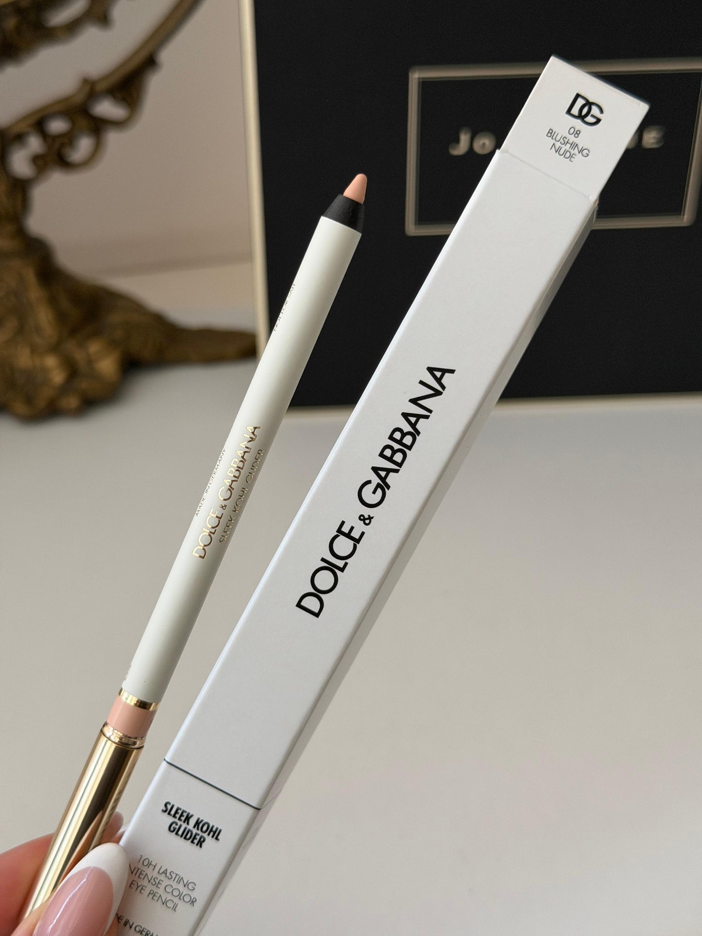 DOLCE&GABBANA Sleek Khol Glider 
10H Lasting Intense Color Eye Pencil (08)