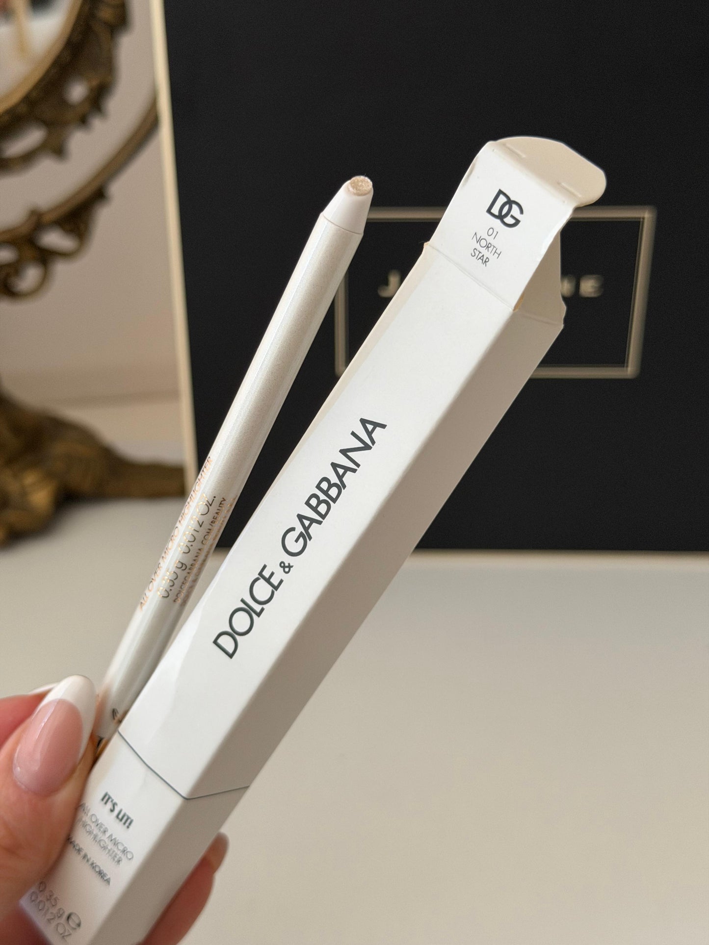 DOLCE&GABBANA It’s Lit!
All Over Micro Highlighter (01)