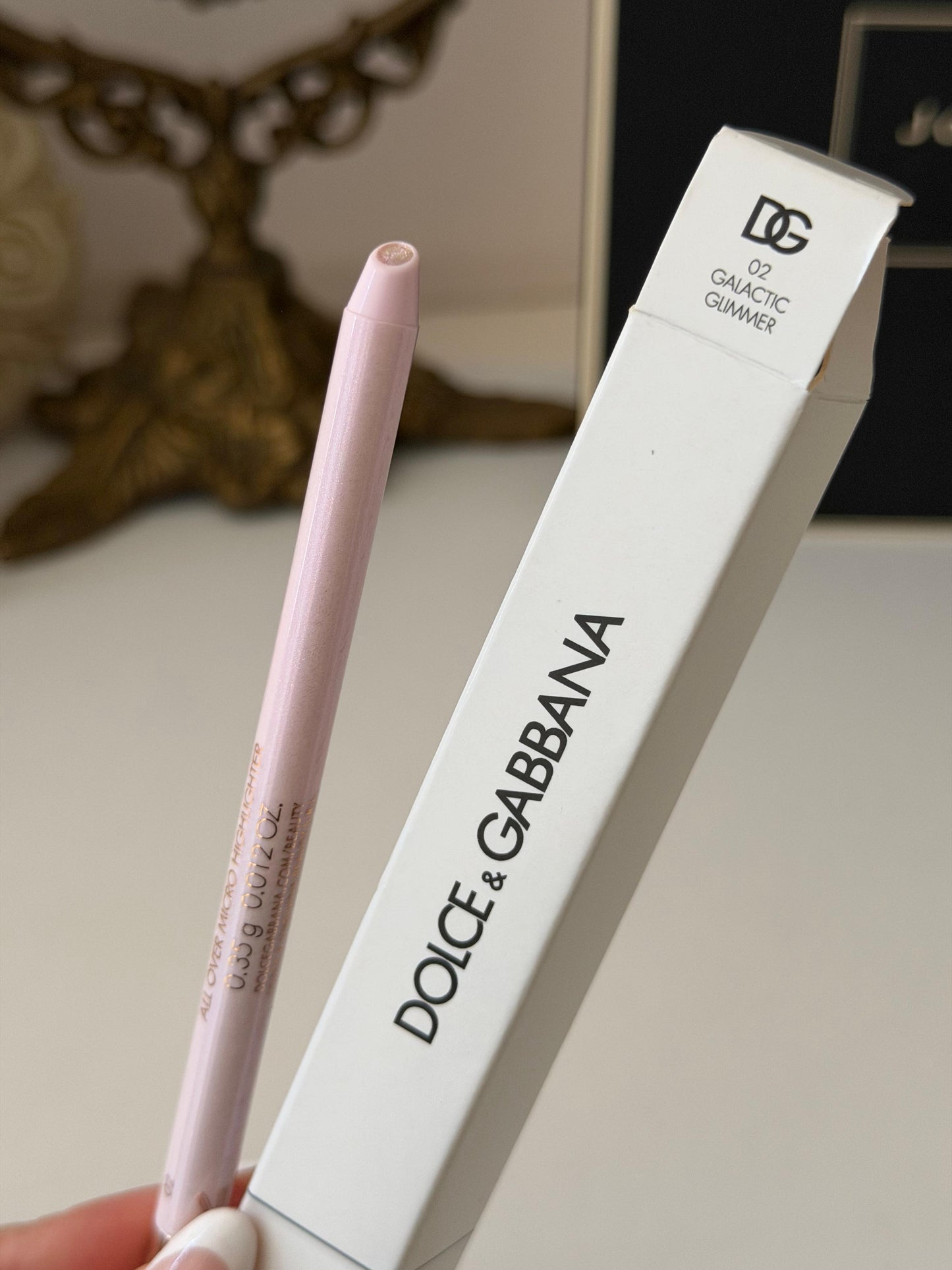 DOLCE&GABBANA It’s Lit!
All Over Micro Highlighter (02)