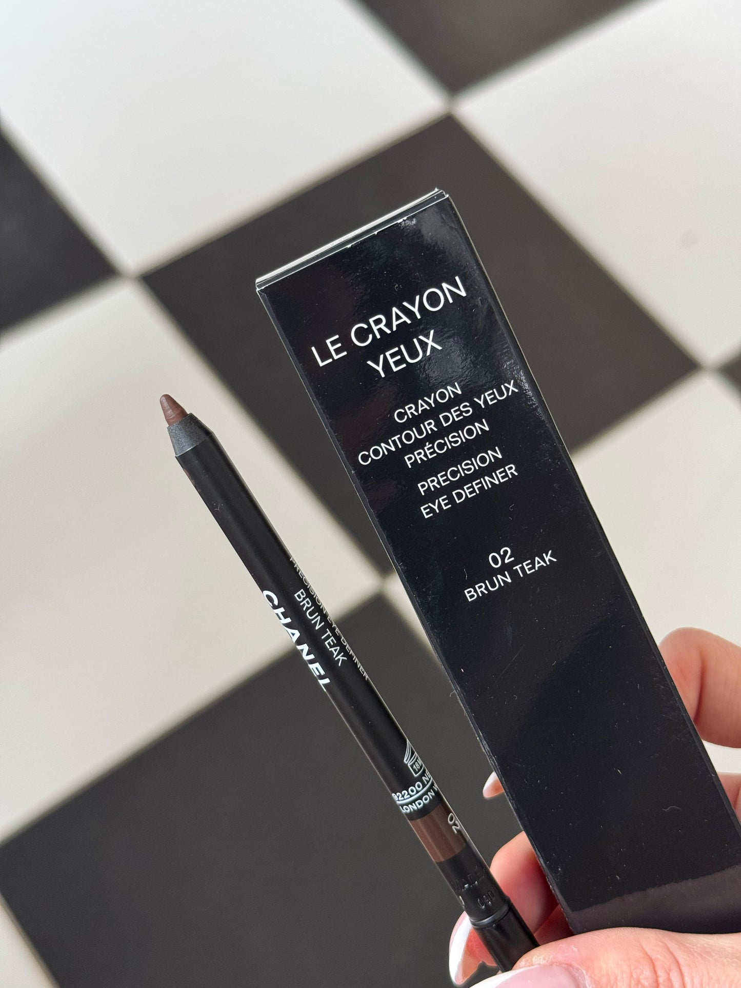 CHANEL Precision Eye Definer - Le Crayon Yeux (02)