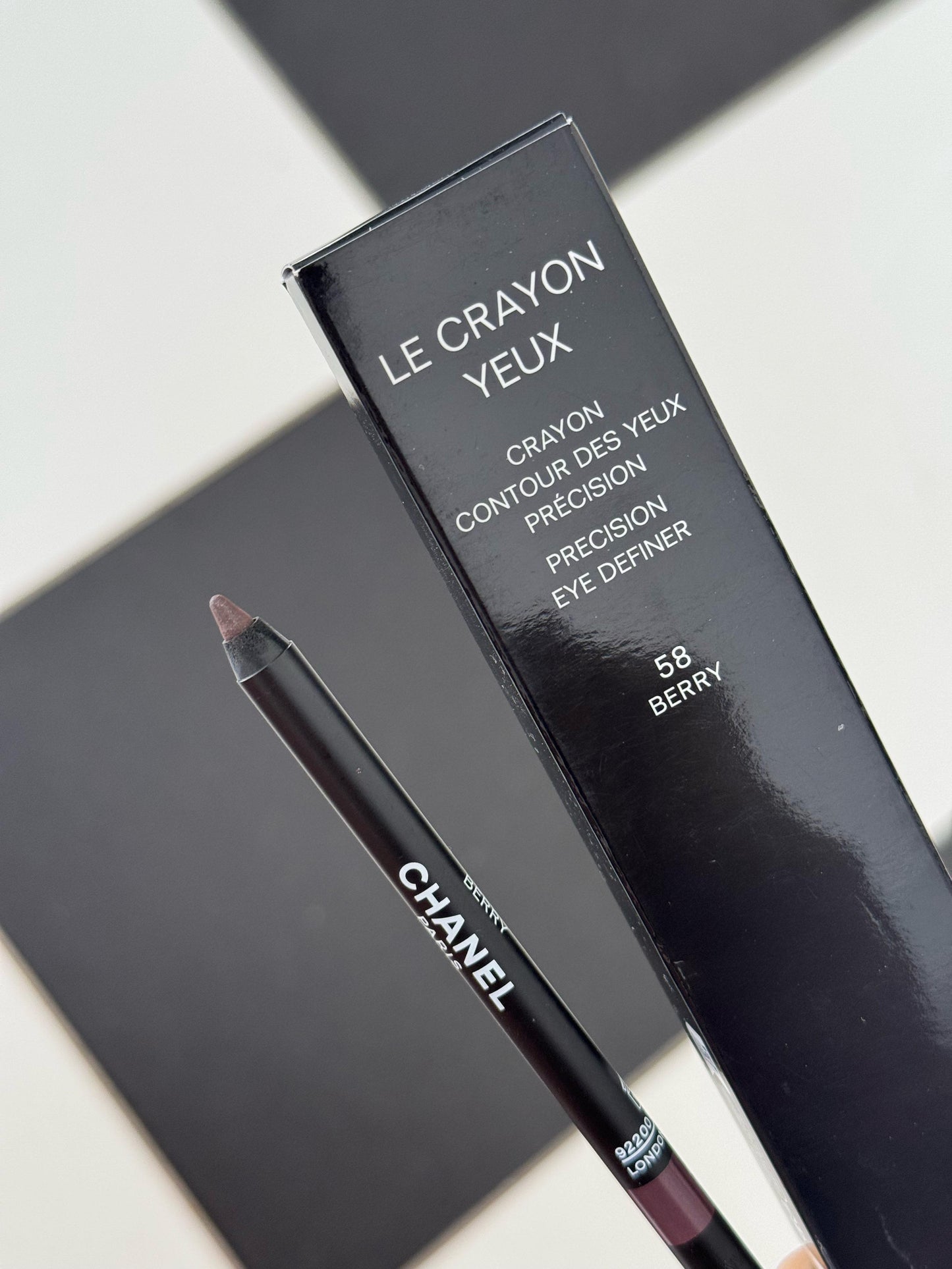CHANEL Precision Eye Definer - Le Crayon Yeux (58)