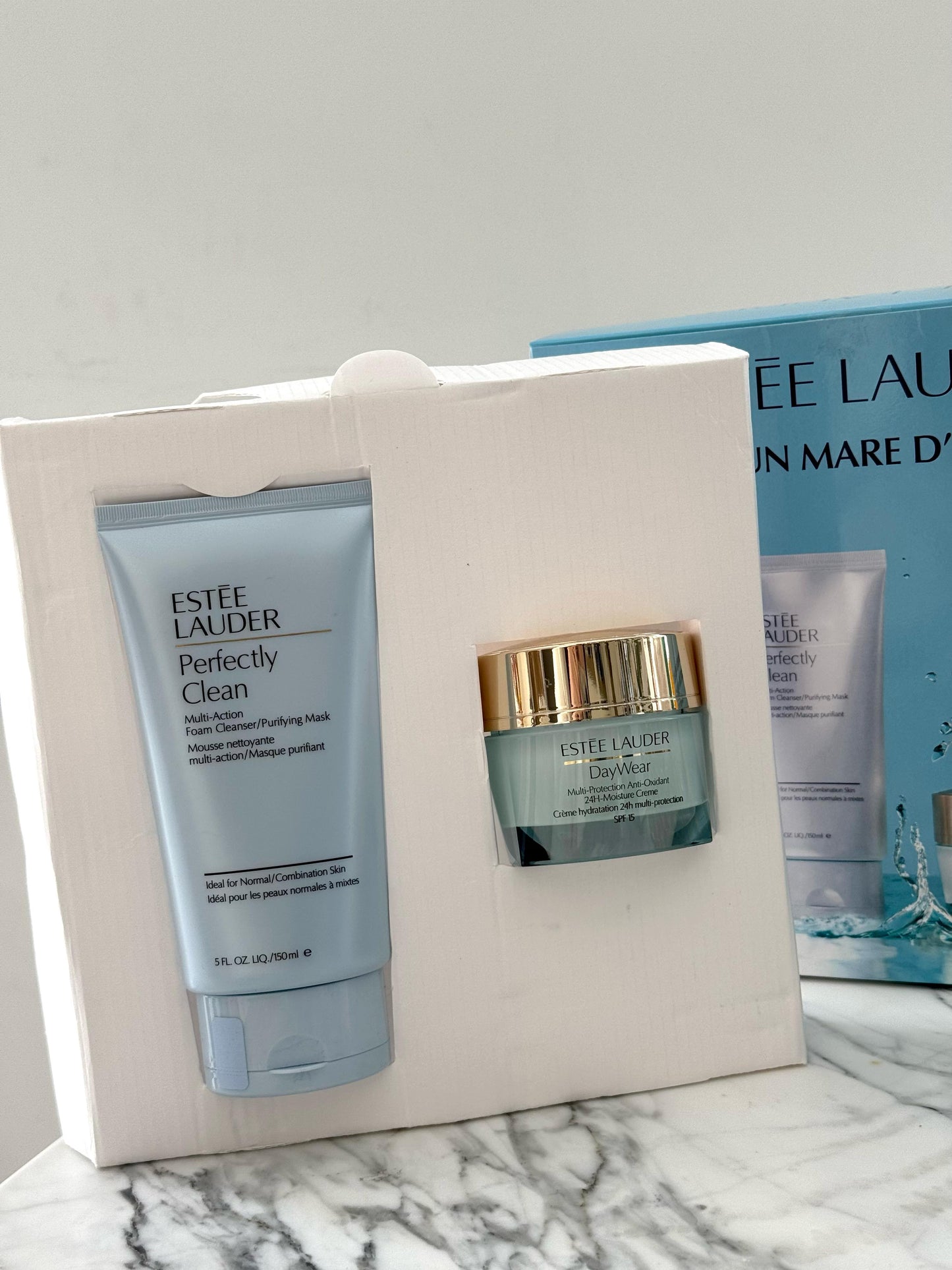 ESTÉE LAUDER Dive Into a Sea Of Hydration - Daywear Set
