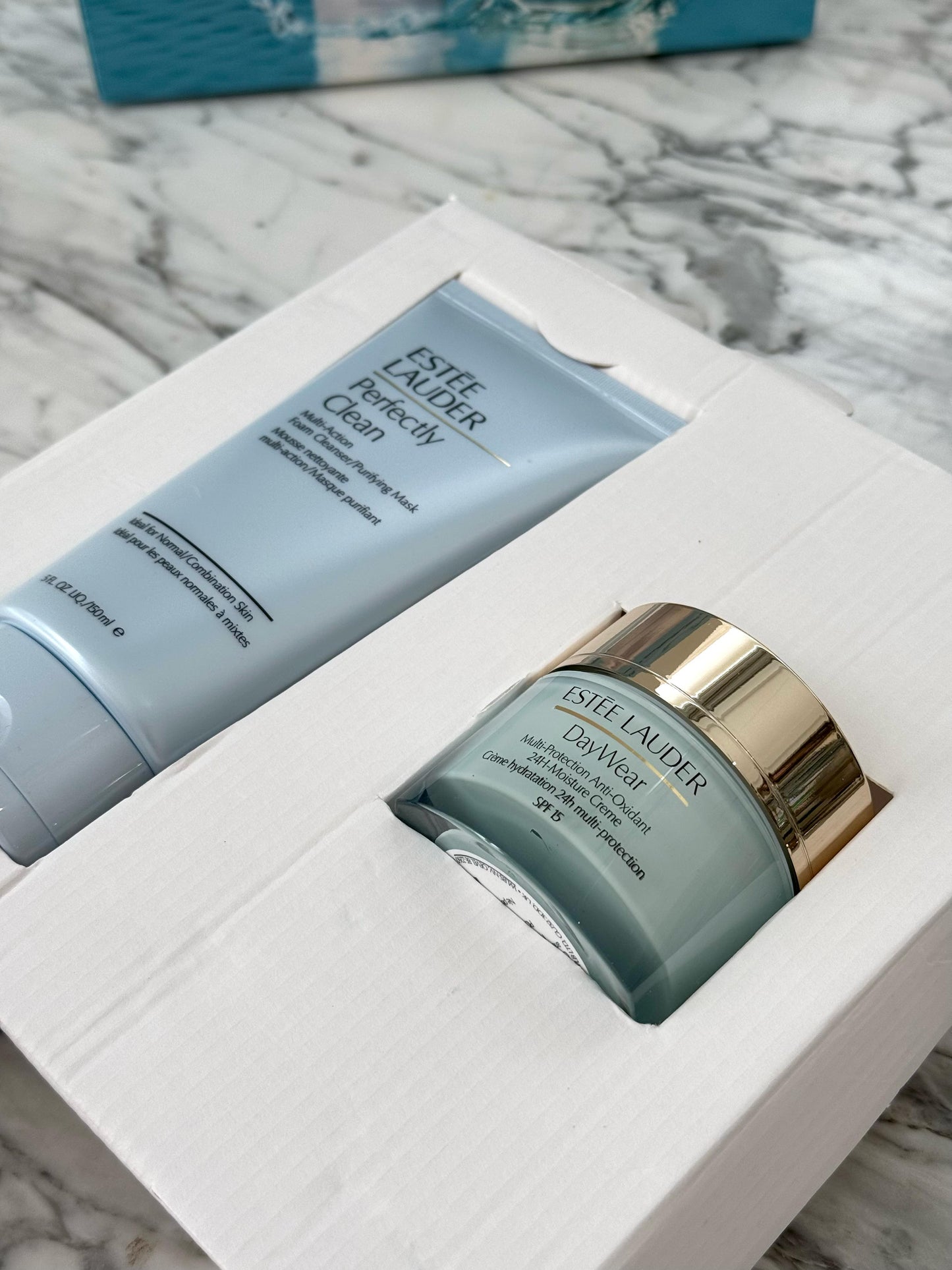 ESTÉE LAUDER Dive Into a Sea Of Hydration - Daywear Set