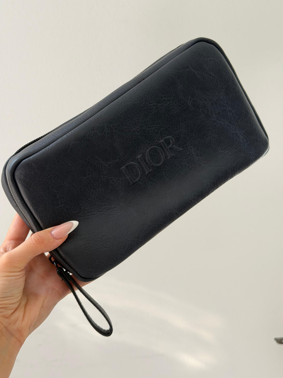DIOR
Homme Pouch Gift