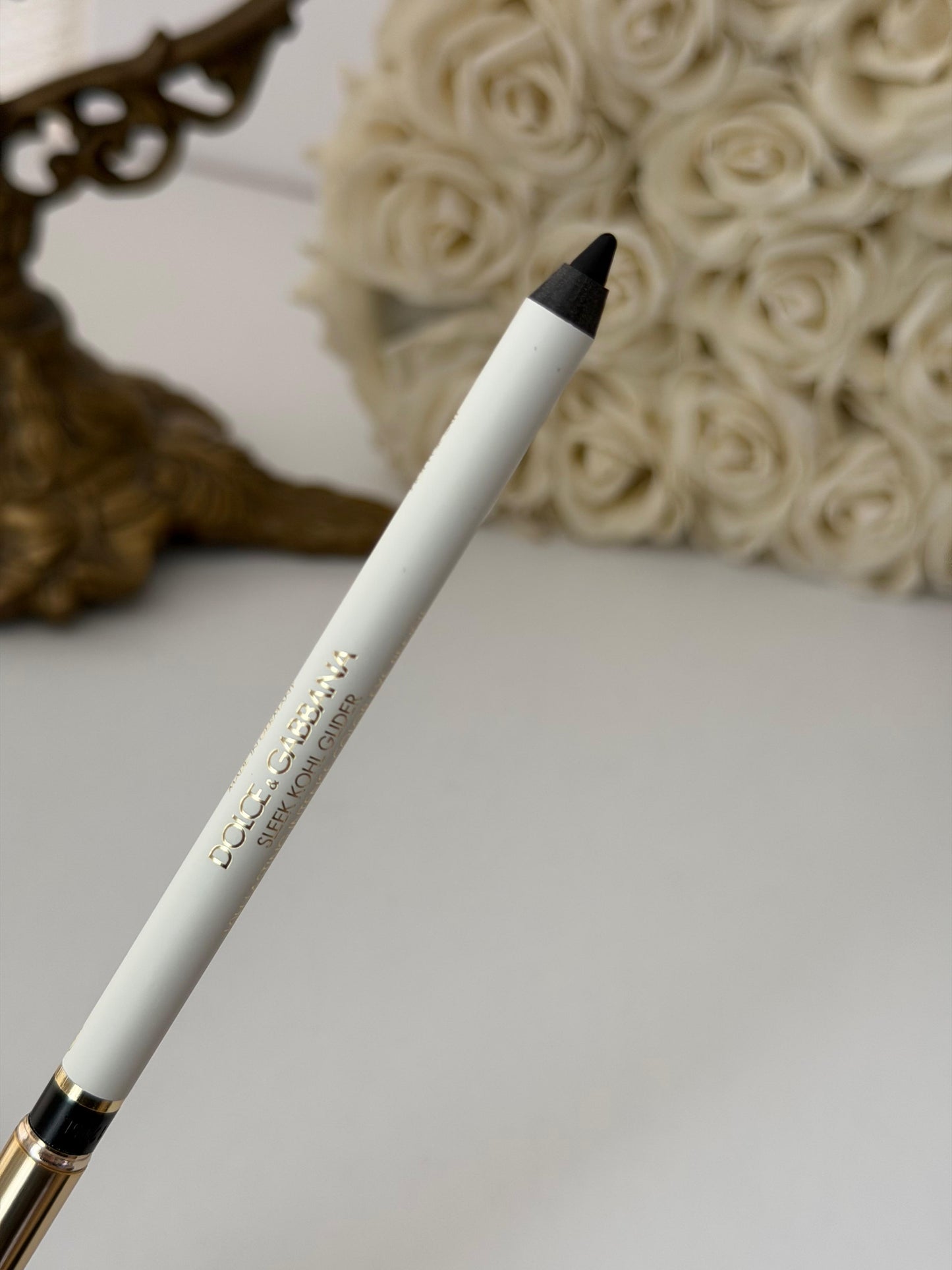 DOLCE&GABBANA Sleek Khol Glider 
10H Lasting Intense Color Eye Pencil (01)
