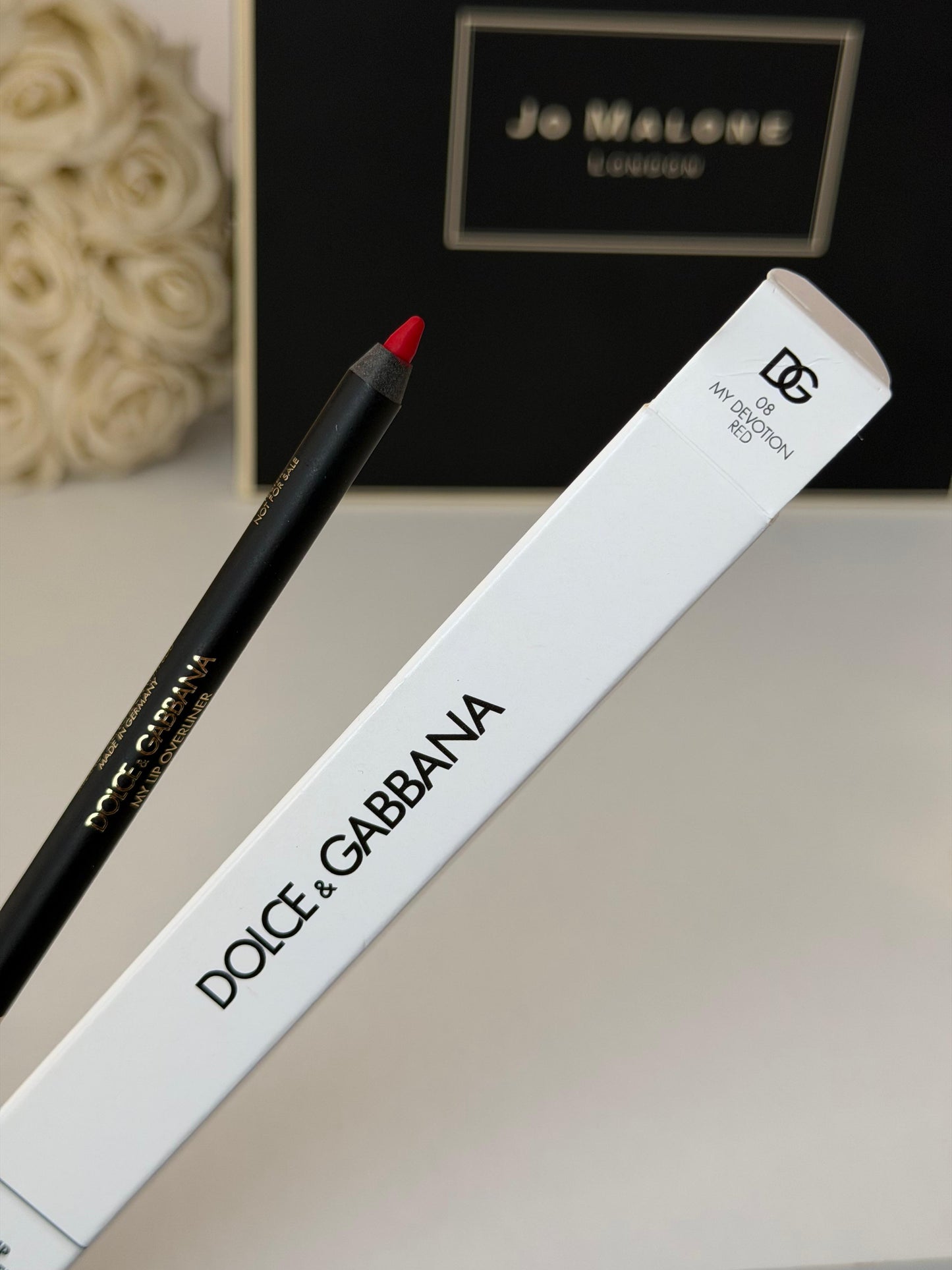 DOLCE&GABBANA My Lip Overliner
8H Lasting Easy Glide Sculpting Lip Pencil (08)