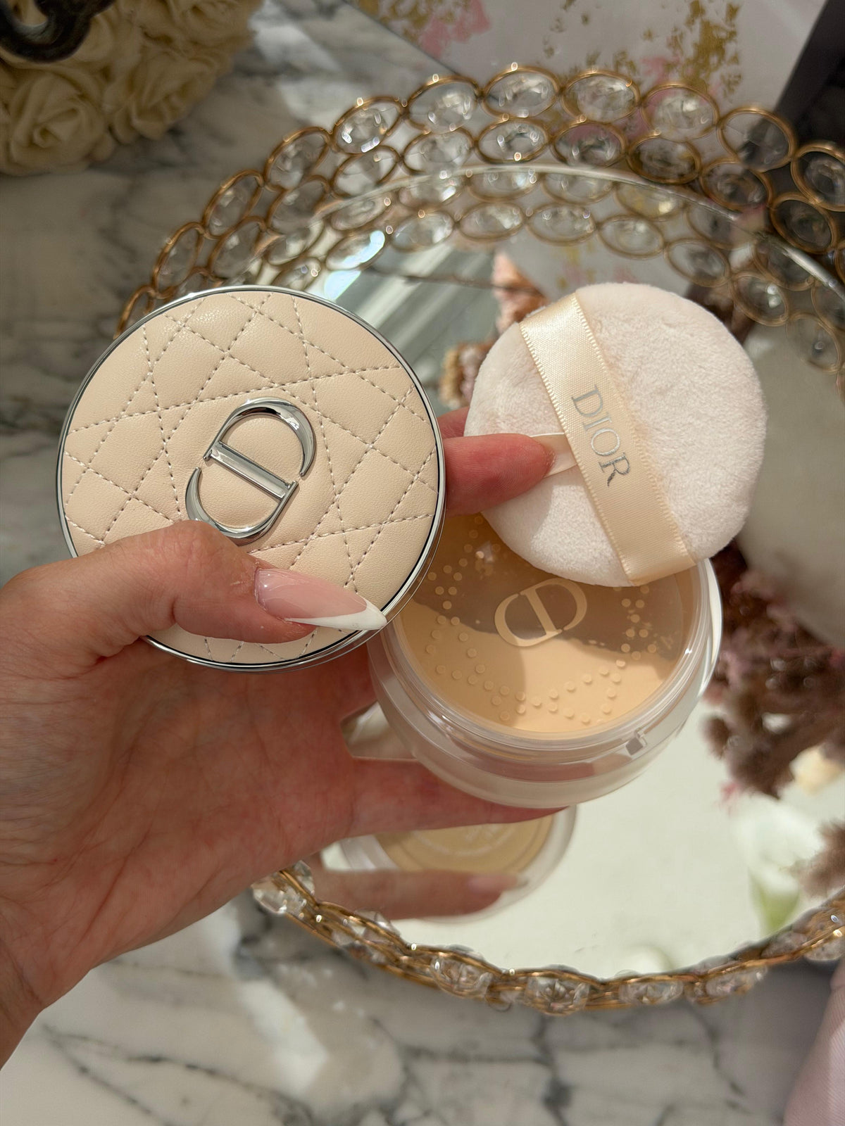 DIOR Forever On Set Powder (02)
Loose Setting Powder - Invisible Blurring Matte Finish