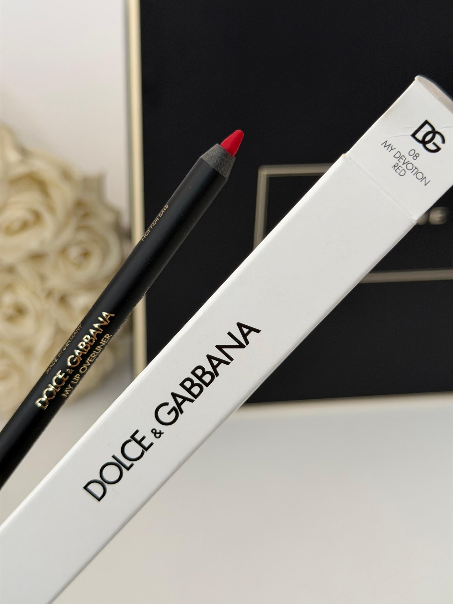 DOLCE&GABBANA My Lip Overliner
8H Lasting Easy Glide Sculpting Lip Pencil (08)