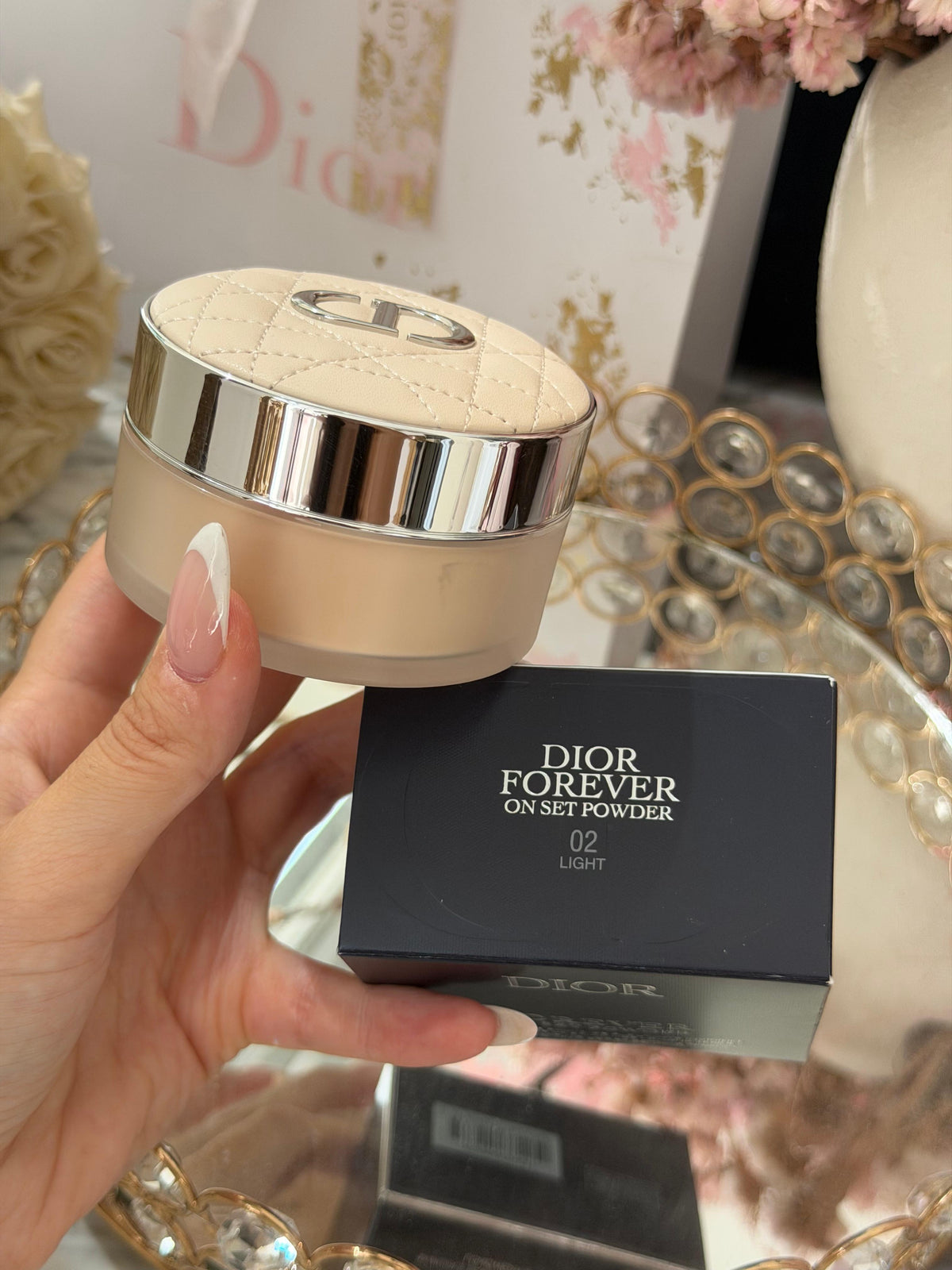 DIOR Forever On Set Powder (02)
Loose Setting Powder - Invisible Blurring Matte Finish