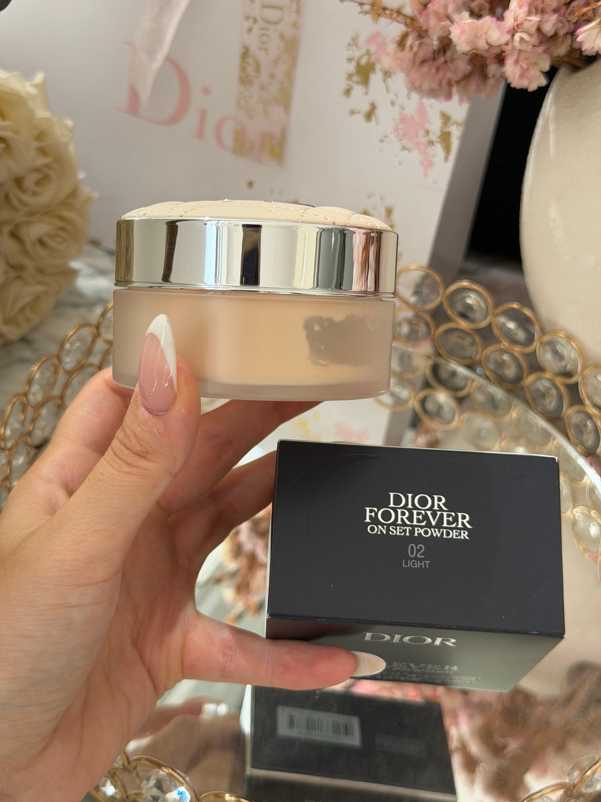 DIOR Forever On Set Powder (02)
Loose Setting Powder - Invisible Blurring Matte Finish