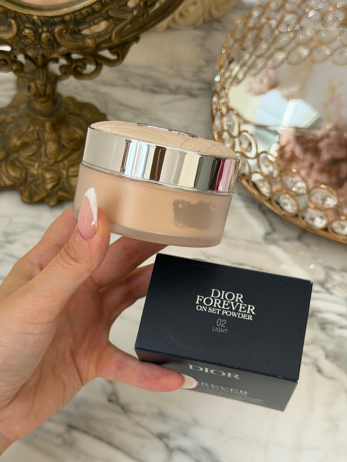 DIOR Forever On Set Powder (02)
Loose Setting Powder - Invisible Blurring Matte Finish