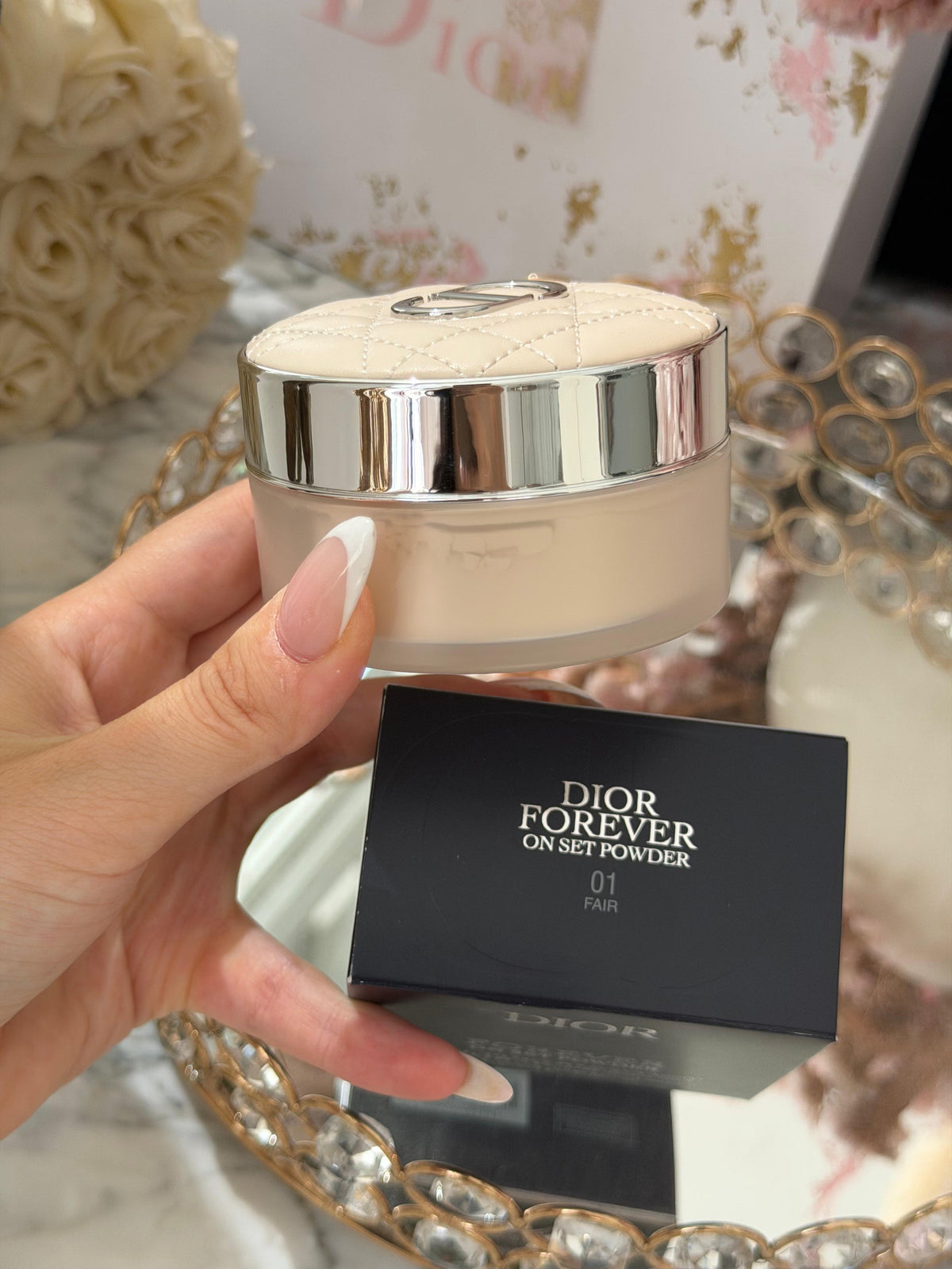 DIOR Forever On Set Powder (01)
Loose Setting Powder - Invisible Blurring Matte Finish