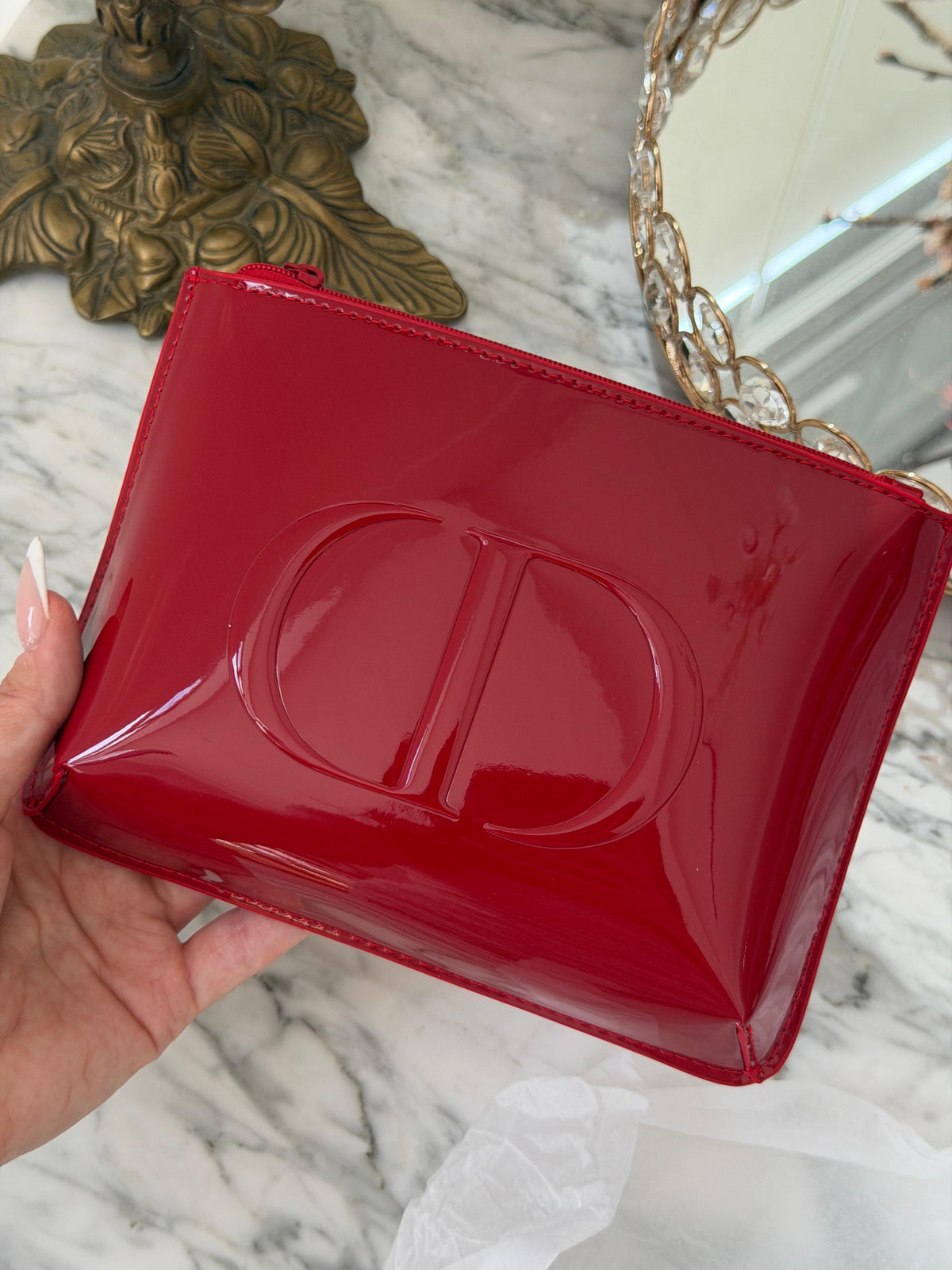DIOR
Red Classic Pouch Gift