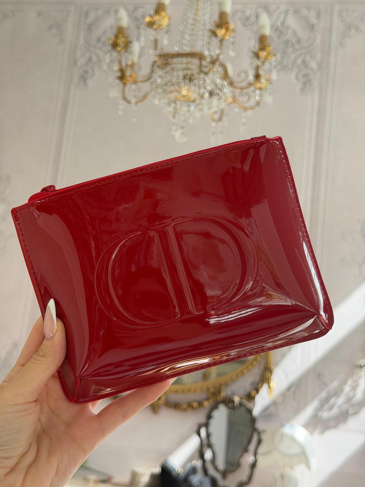 DIOR
Red Classic Pouch Gift