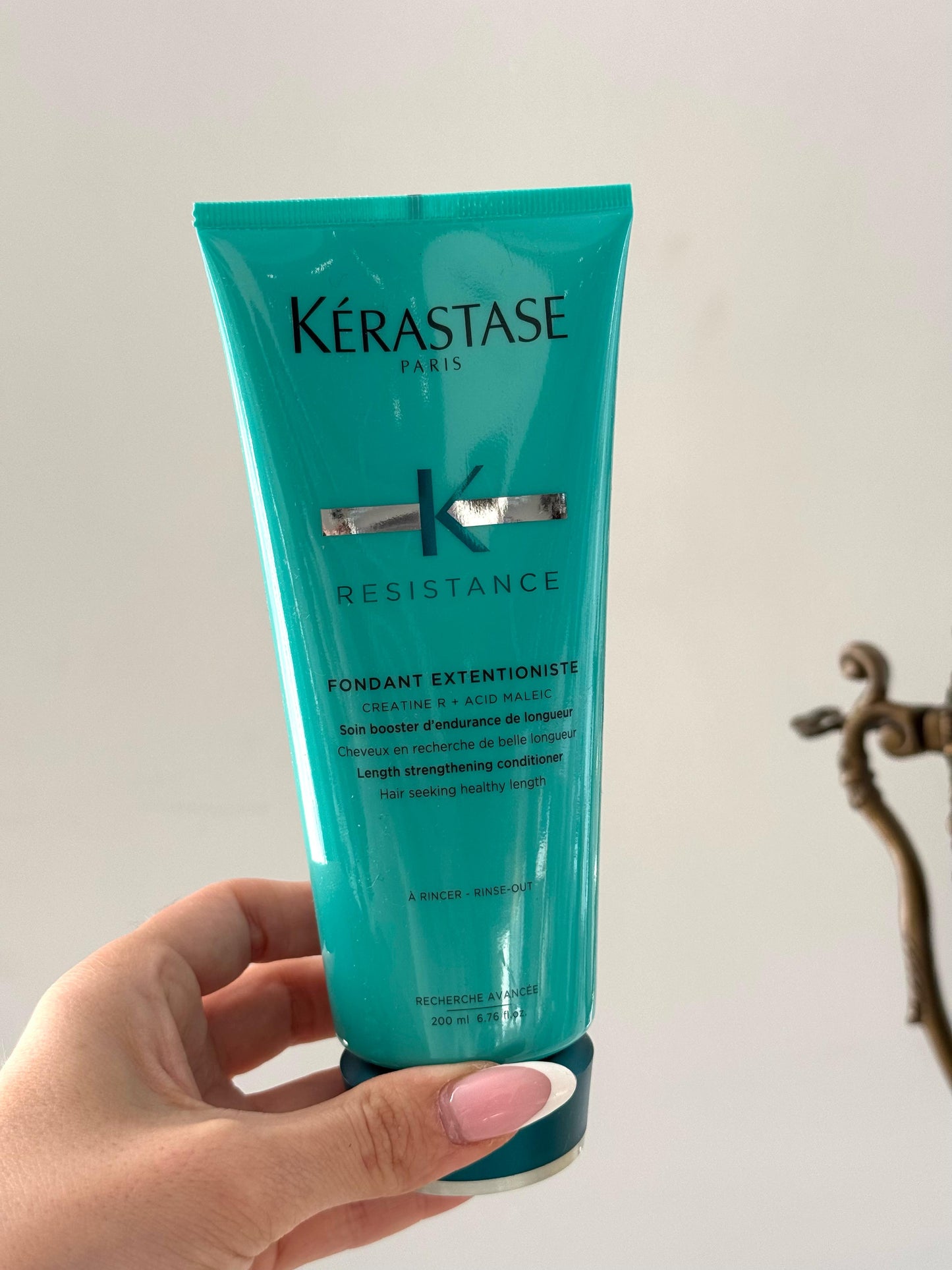 KÉRASTASE Resistance Fondant Extentioniste
Length Strengthening Conditioner For Slow Growing, Damaged Lengths