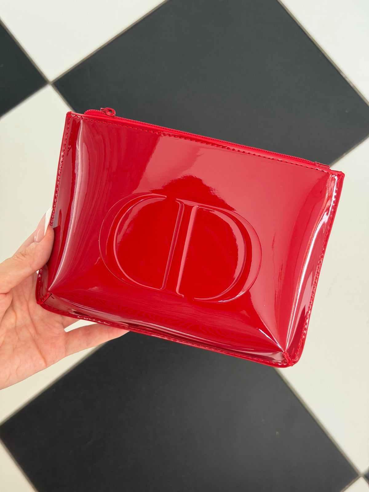 DIOR
Red Classic Pouch Gift