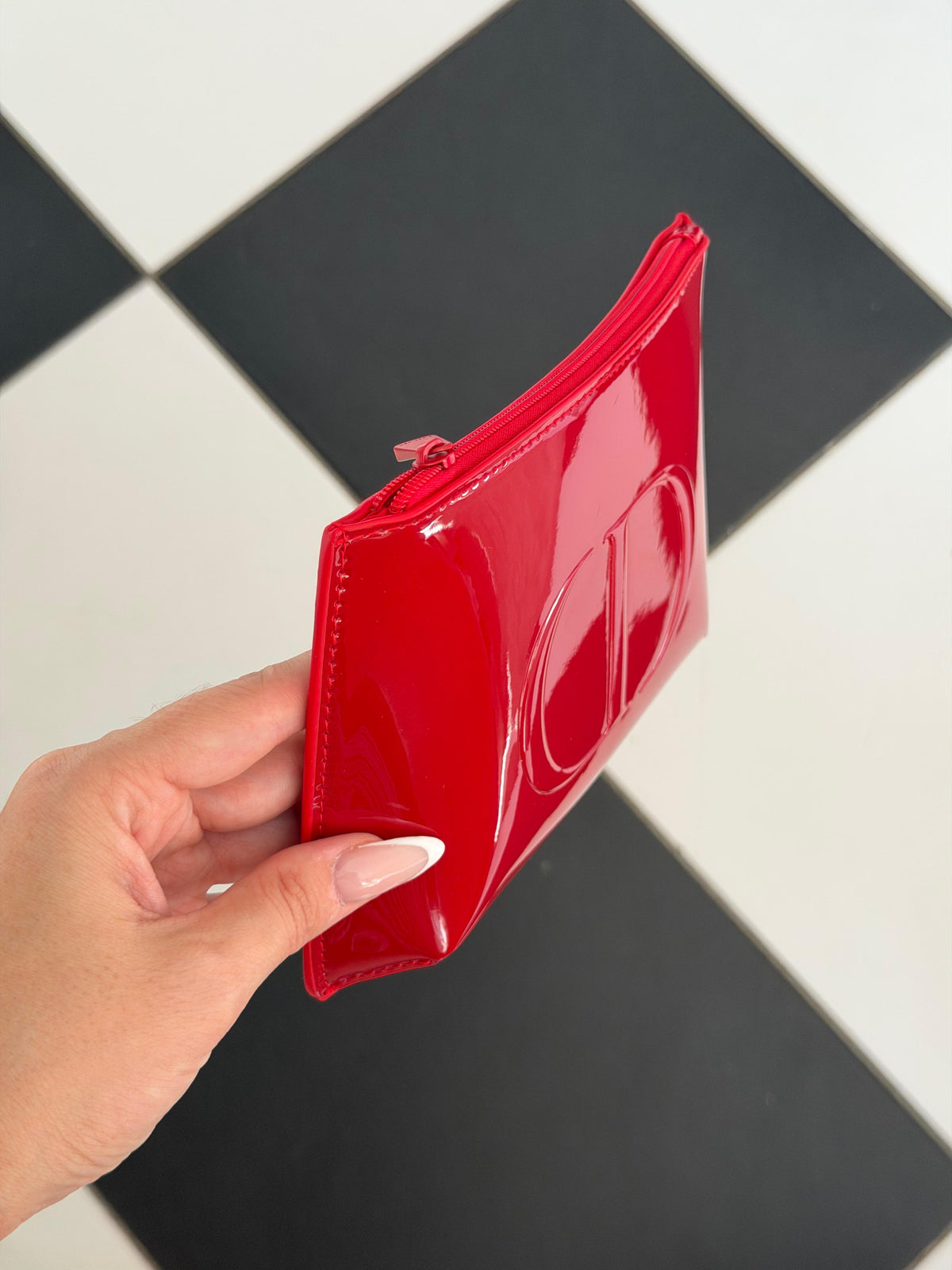 DIOR
Red Classic Pouch Gift