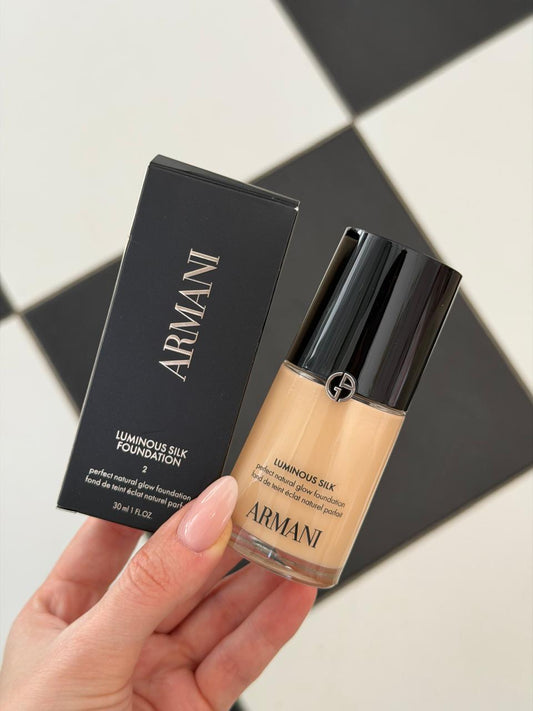 ARMANI Luminous Silk Natural Glow Blurring Foundation
Medium Buildable Coverage, 24HR Wear