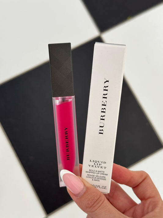BURBERRY Liquid Lip Velvet - Bold & Matte Whipped Lip Cream - Magenta