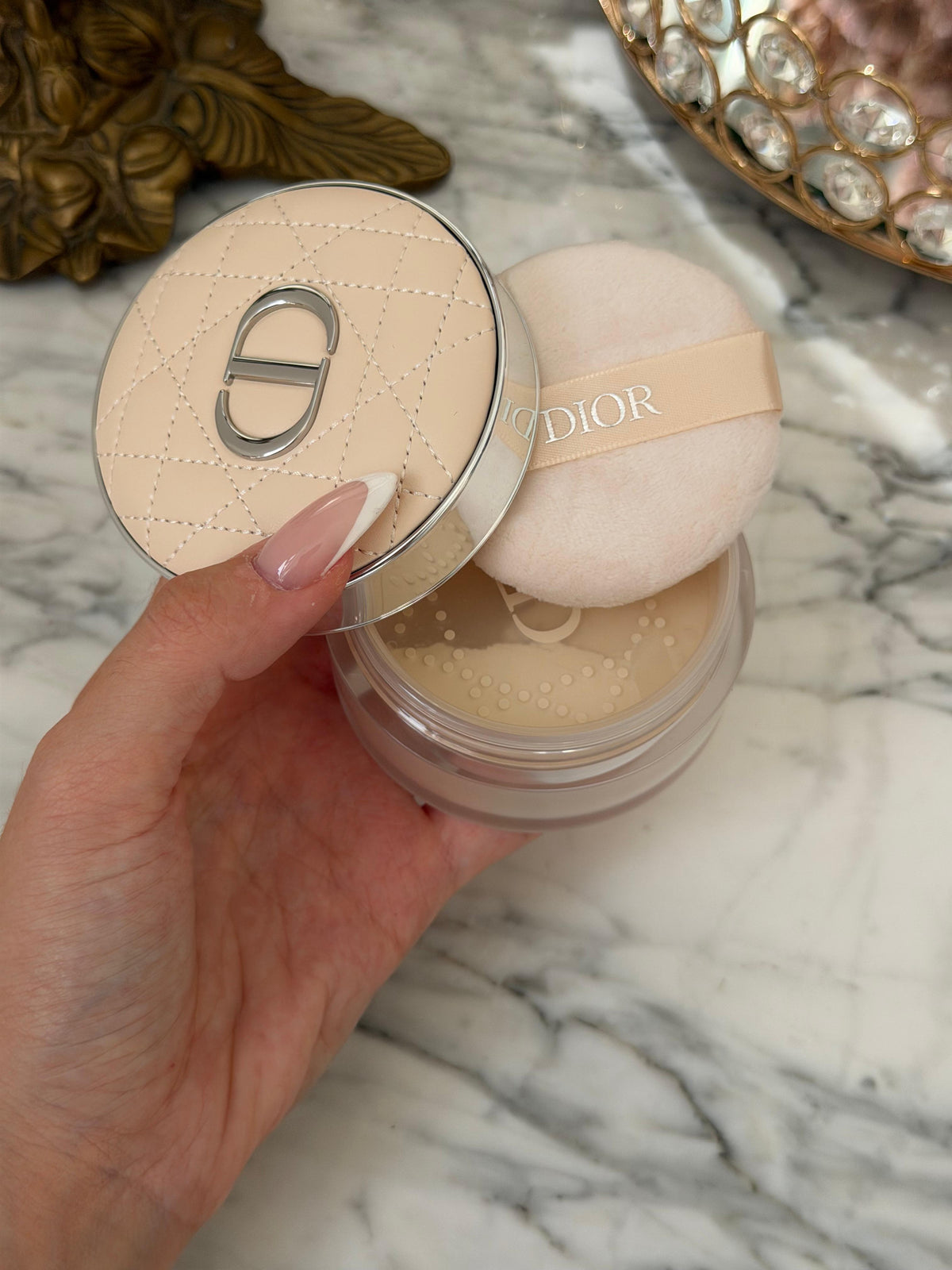 DIOR Forever On Set Powder (01)
Loose Setting Powder - Invisible Blurring Matte Finish