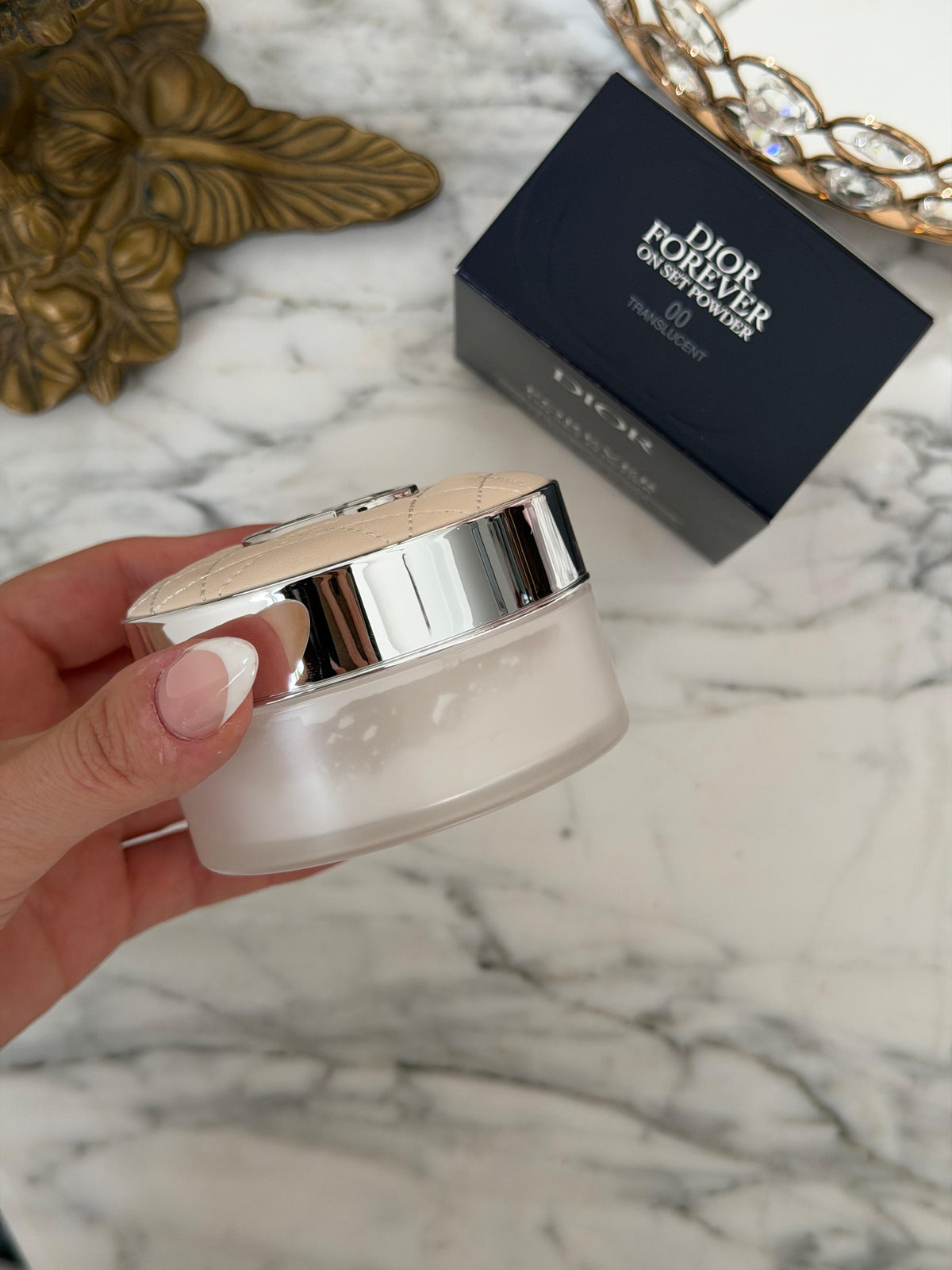 DIOR Forever On Set Powder (00)
Loose Setting Powder - Invisible Blurring Matte Finish