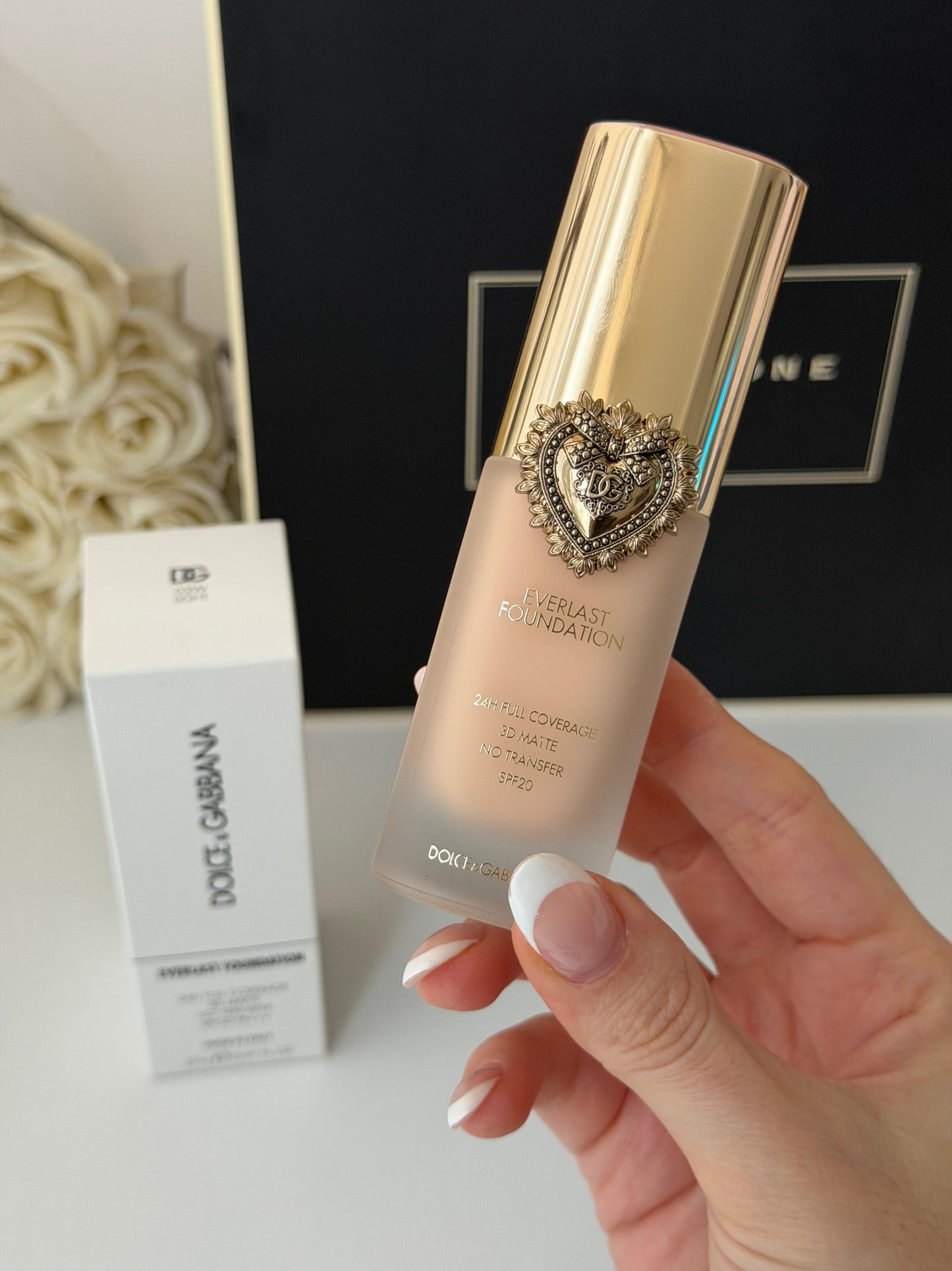 DOLCE&GABBANA Everlast Foundation (03W)
24H Full Coverage, 3D Matte, No Transfer SPF20