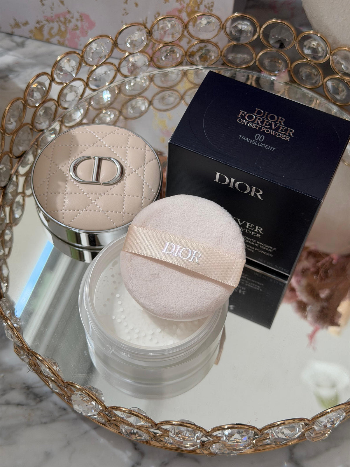DIOR Forever On Set Powder (00)
Loose Setting Powder - Invisible Blurring Matte Finish