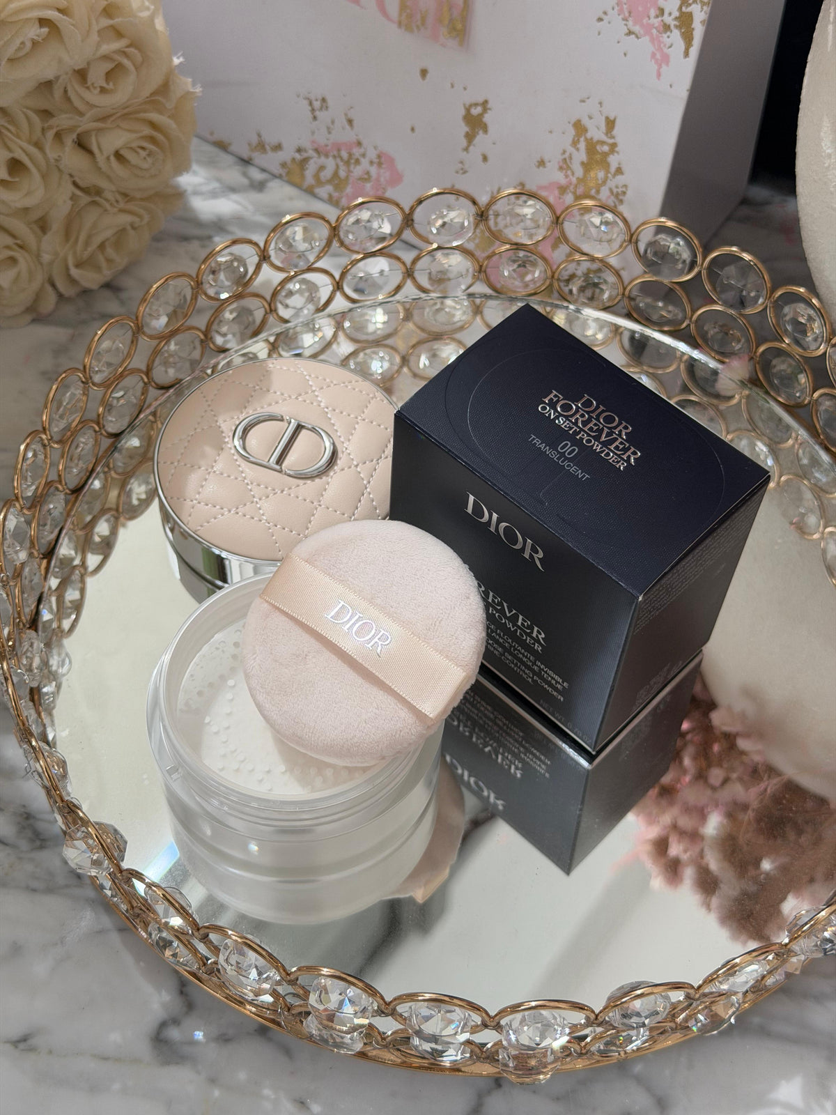 DIOR Forever On Set Powder (00)
Loose Setting Powder - Invisible Blurring Matte Finish