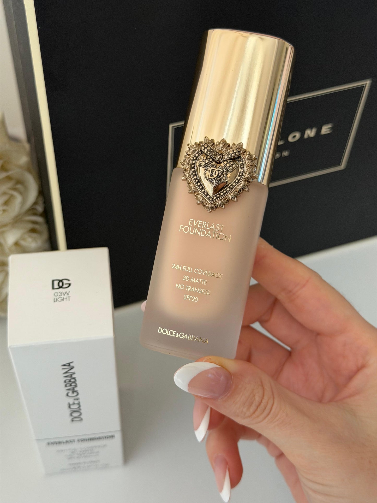 DOLCE&GABBANA Everlast Foundation (03W)
24H Full Coverage, 3D Matte, No Transfer SPF20