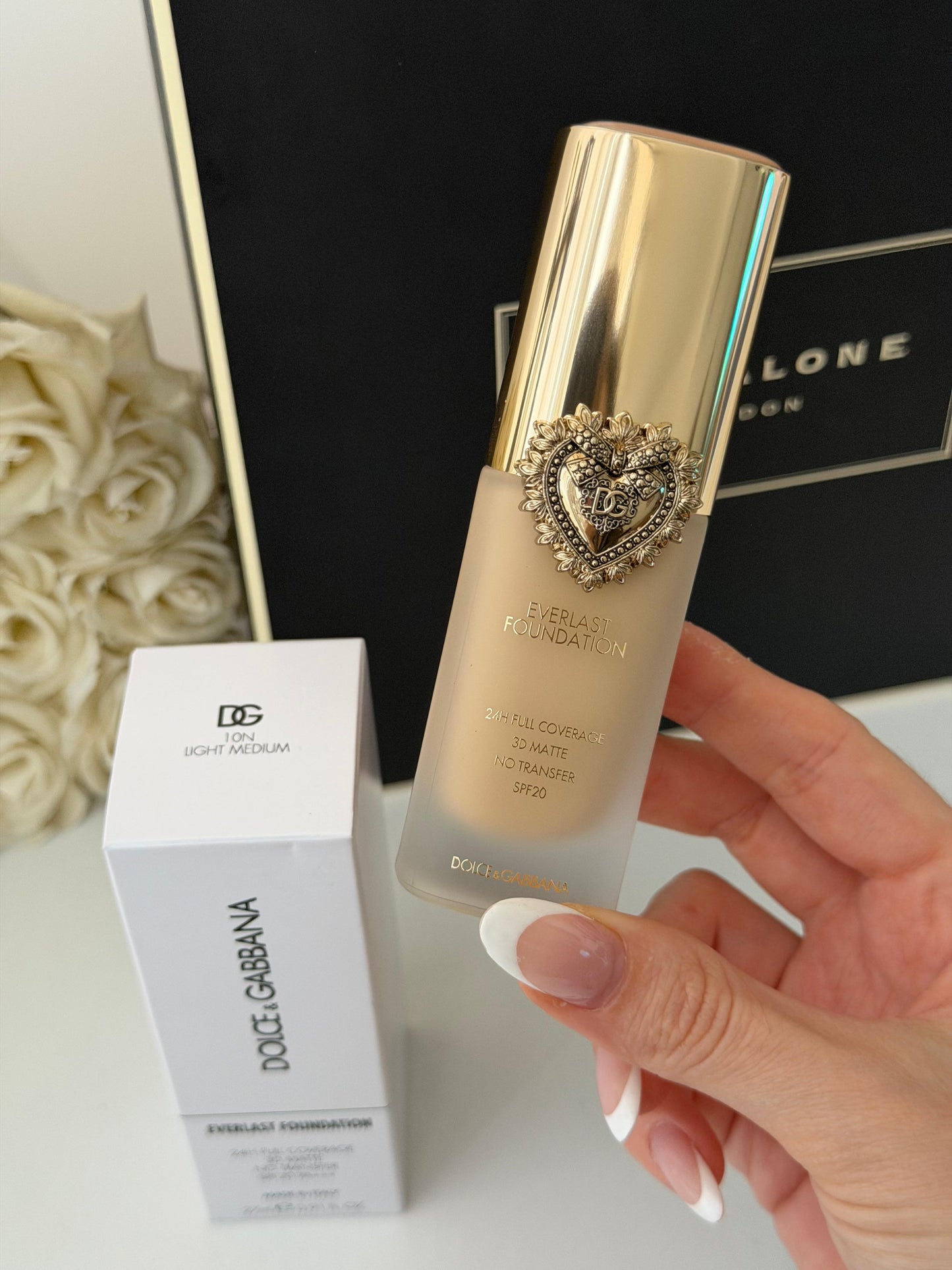 DOLCE&GABBANA Everlast Foundation (10N)
24H Full Coverage, 3D Matte, No Transfer SPF20