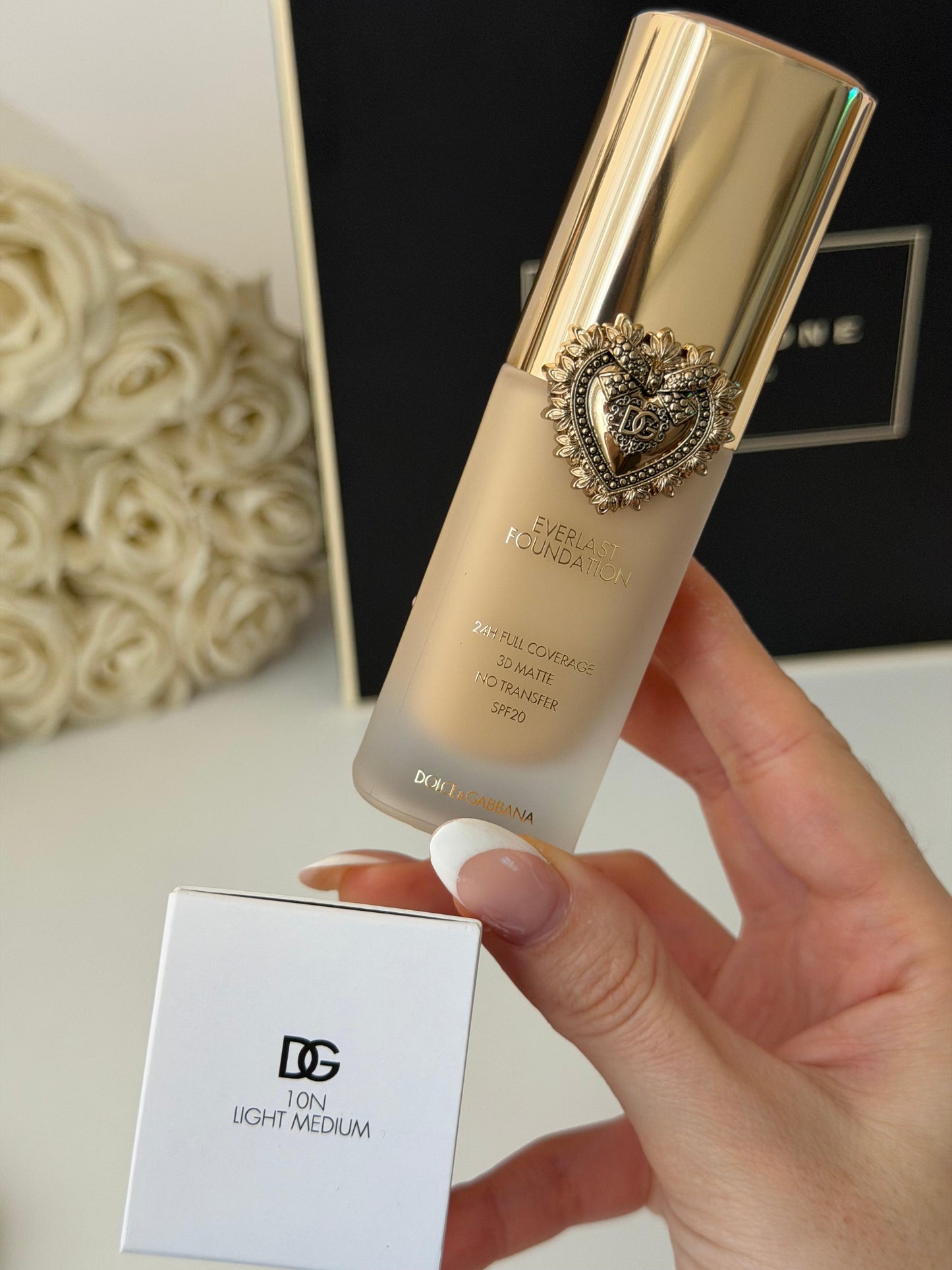 DOLCE&GABBANA Everlast Foundation (10N)
24H Full Coverage, 3D Matte, No Transfer SPF20