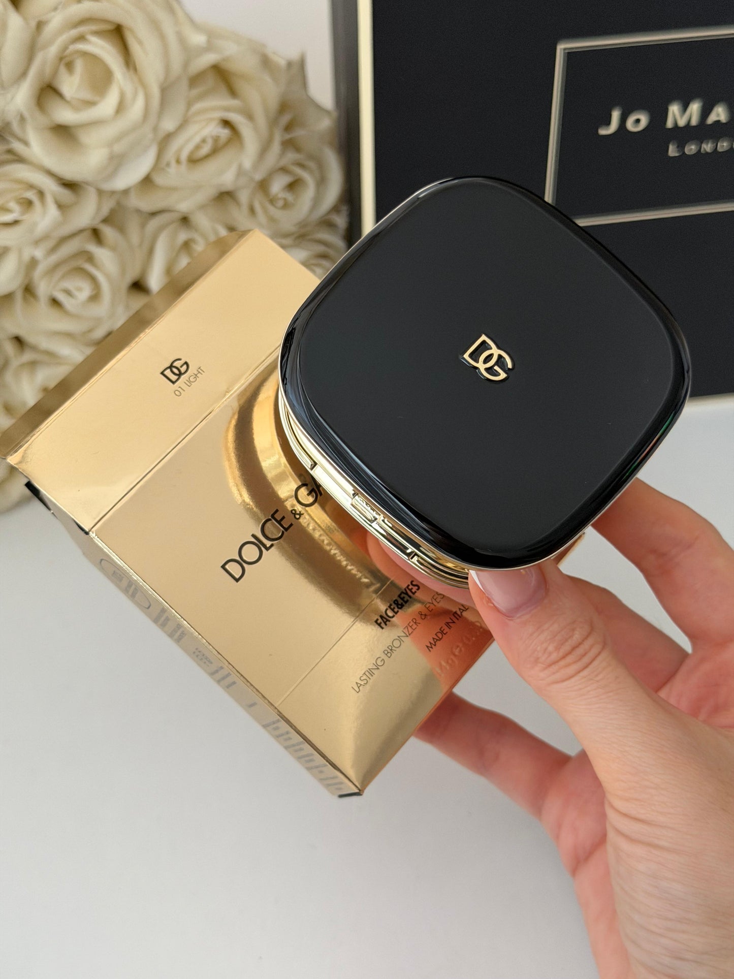 DOLCE&GABBANA Face&Eyes Match
Lasting Bronzer & Eyeshadow Powder (01)