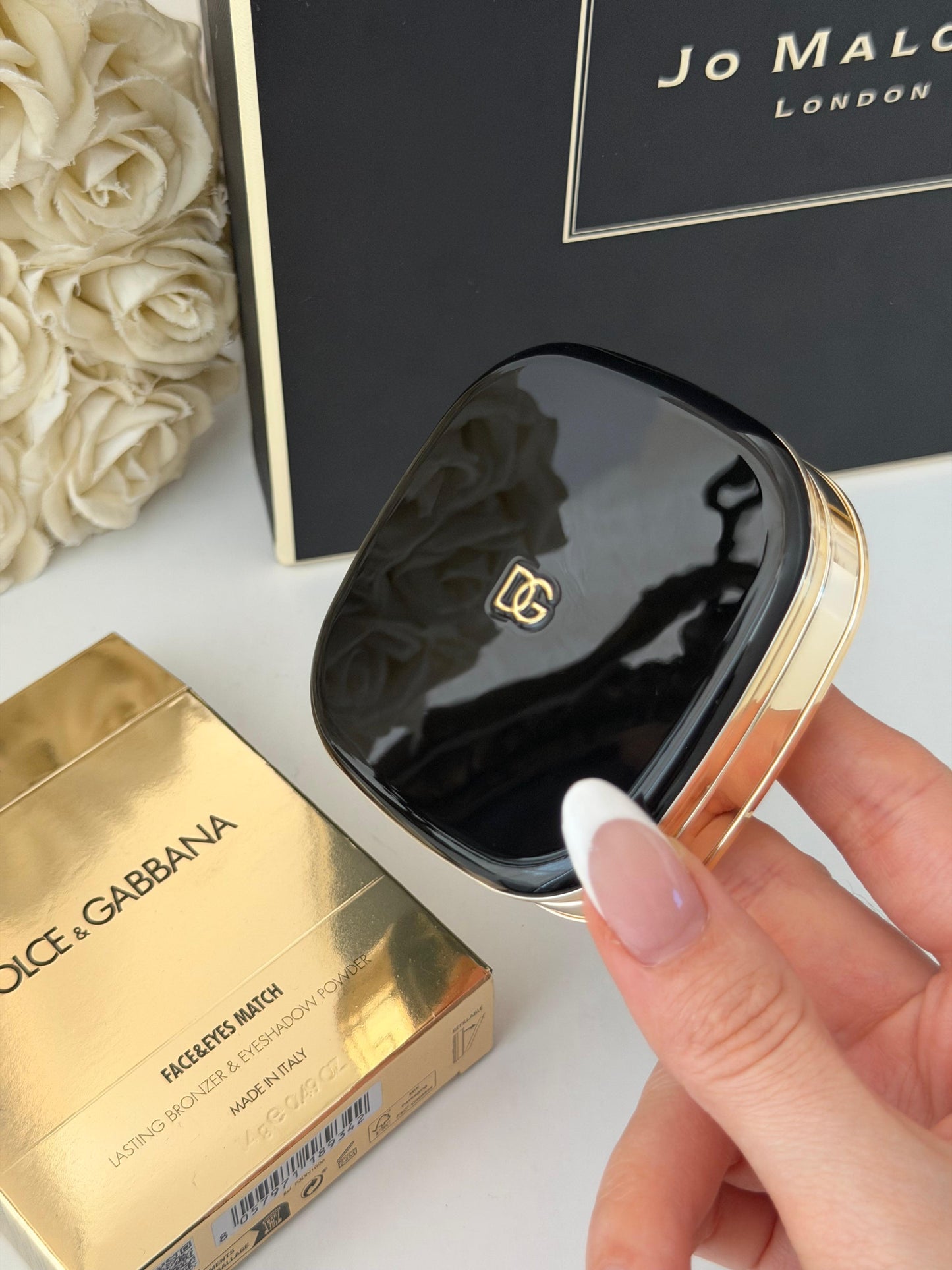 DOLCE&GABBANA Face&Eyes Match
Lasting Bronzer & Eyeshadow Powder (01)