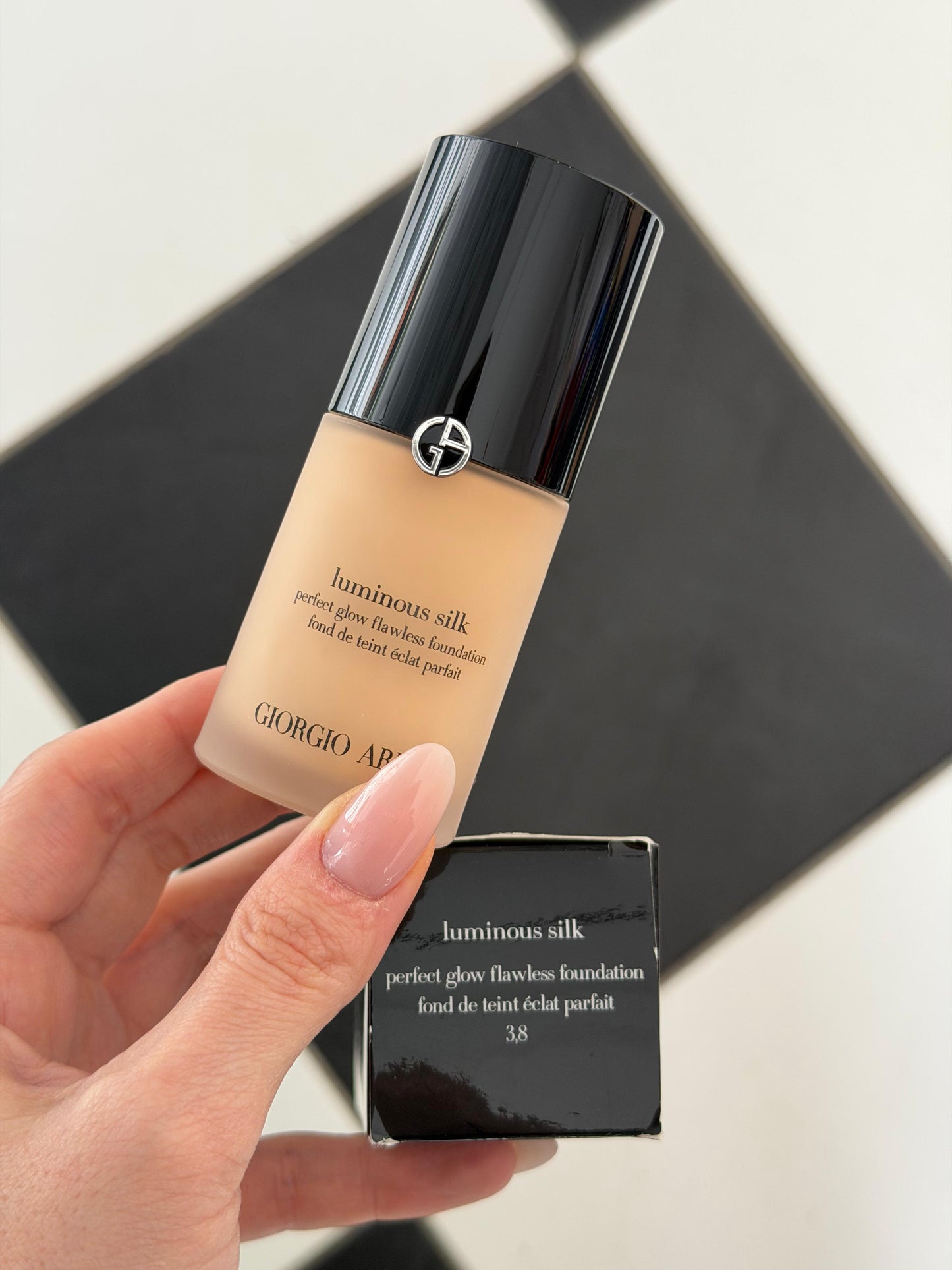 ARMANI Luminous Silk - Perfect Glow Flawless Foundation