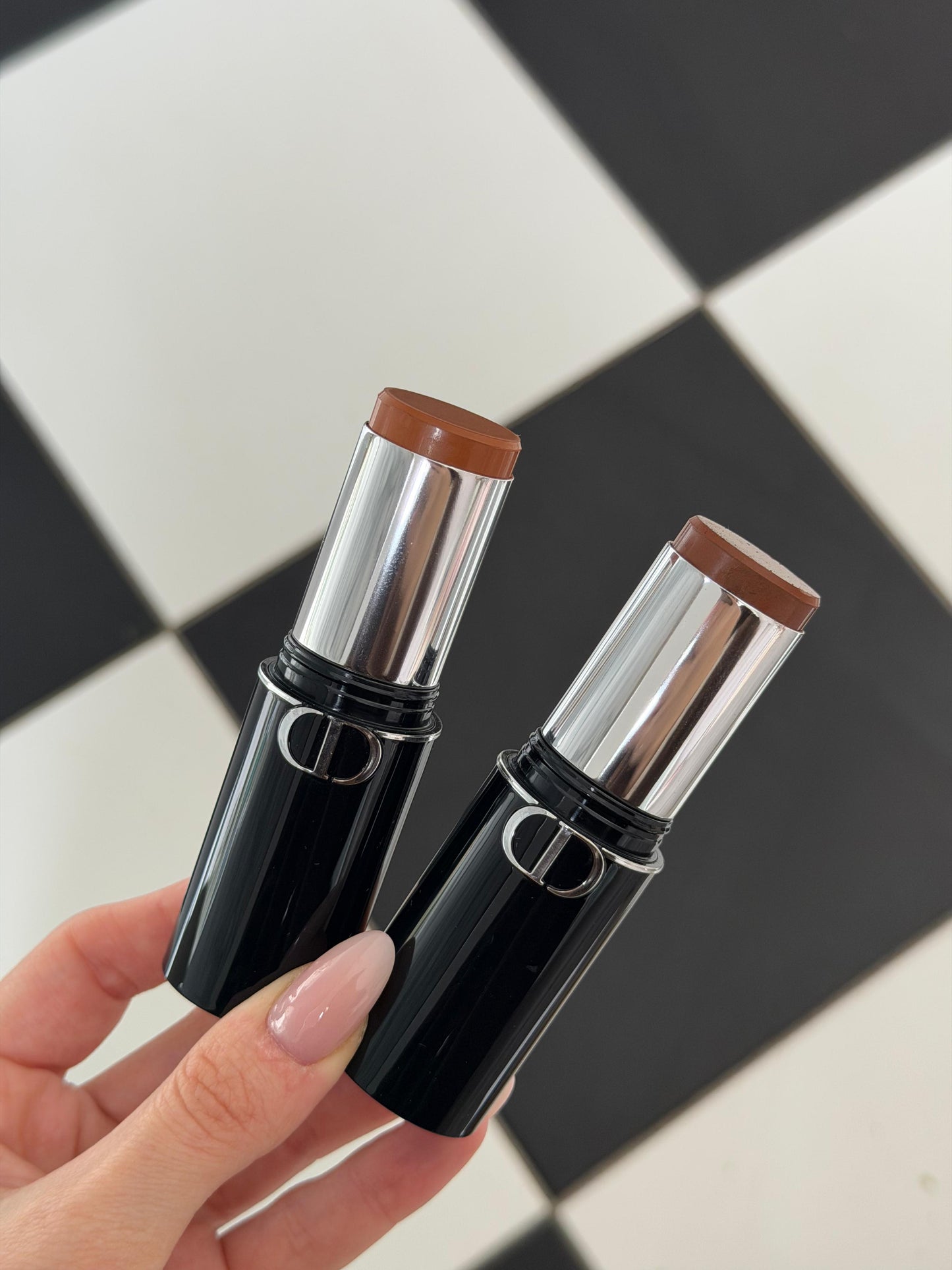 DIOR Forever Skin Perfect
Multi-Use Foundation Stick - Blur Perfection - 24H Wear and Hydration (6N)