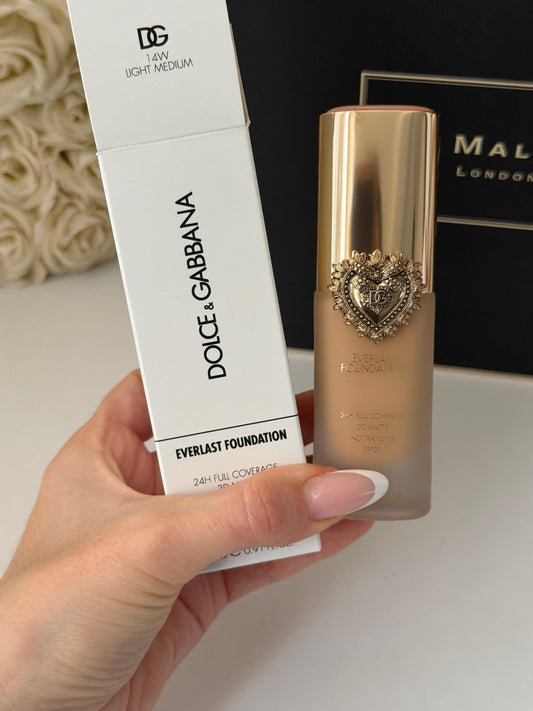 DOLCE&GABBANA Everlast Foundation (14W)
24H Full Coverage, 3D Matte, No Transfer SPF20