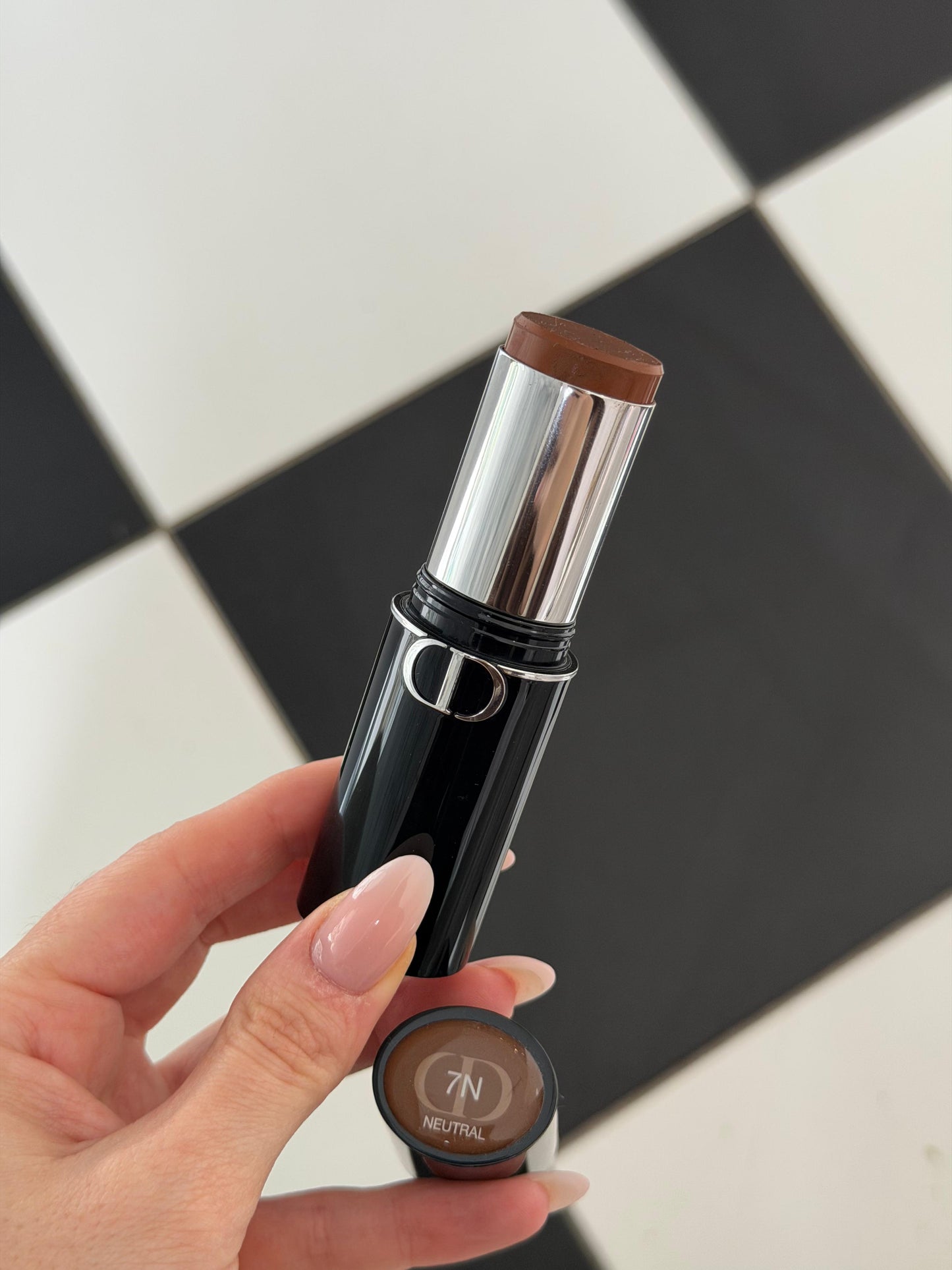 DIOR Forever Skin Perfect
Multi-Use Foundation Stick - Blur Perfection - 24H Wear and Hydration (7N)