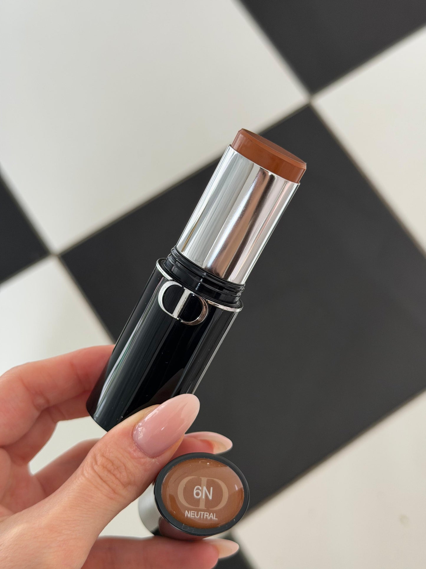 DIOR Forever Skin Perfect
Multi-Use Foundation Stick - Blur Perfection - 24H Wear and Hydration (6N)